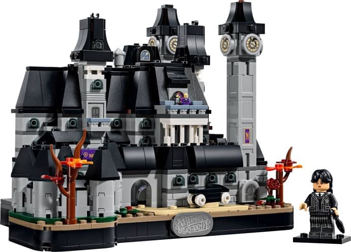 LEGO Wednesday: akademia 76788 z pierwszą minifigurką od 1 października