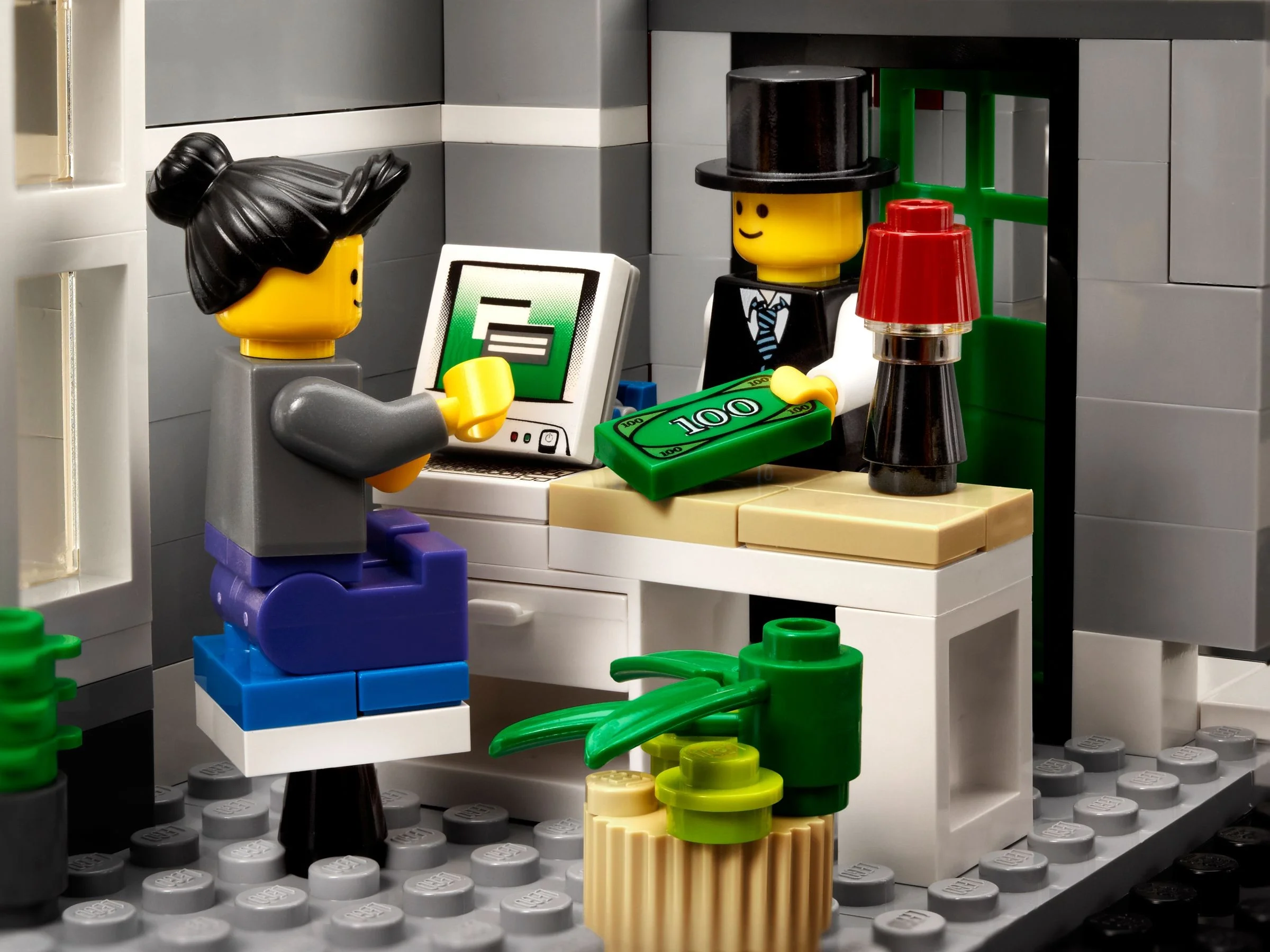 LEGO® 10224 Zestaw do budowania Ratusz - zdjęcie 16