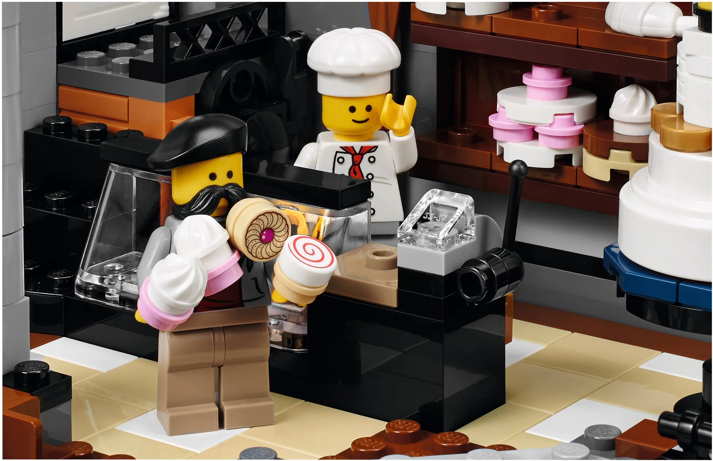 LEGO® 10255 Plac zgromadzeń - zdjęcie 12