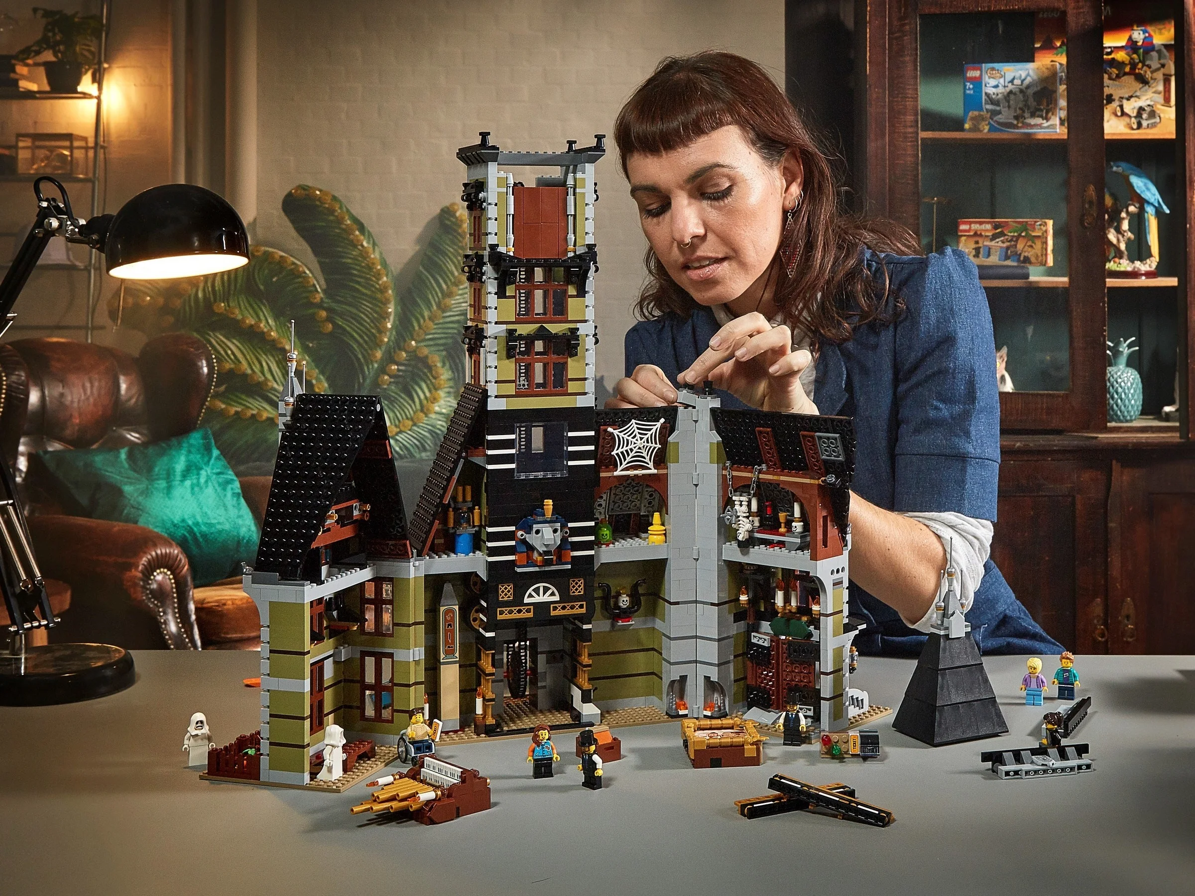 LEGO® 10273 Dom strachu - zdjęcie 3