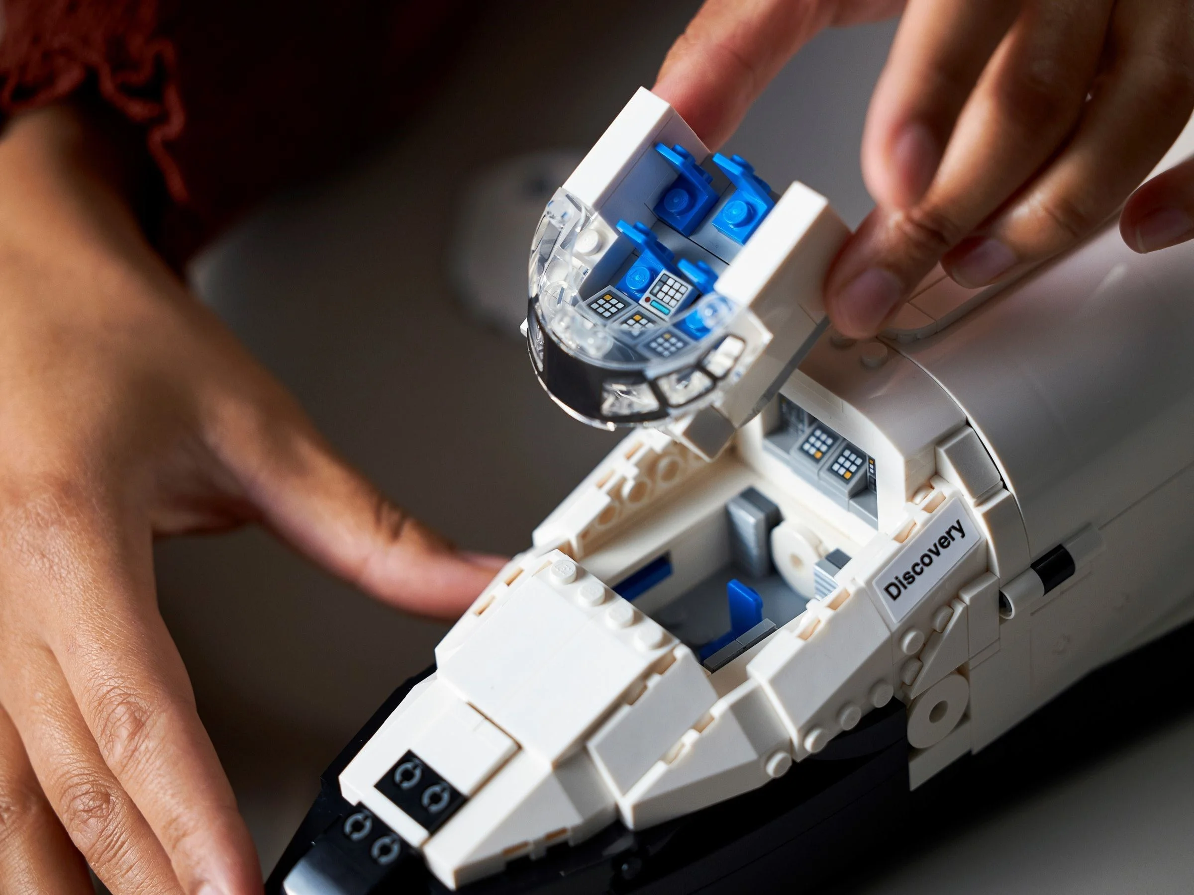 LEGO® 10283 Expert Icons Wahadłowiec Discovery Nasa na święta - zdjęcie 6