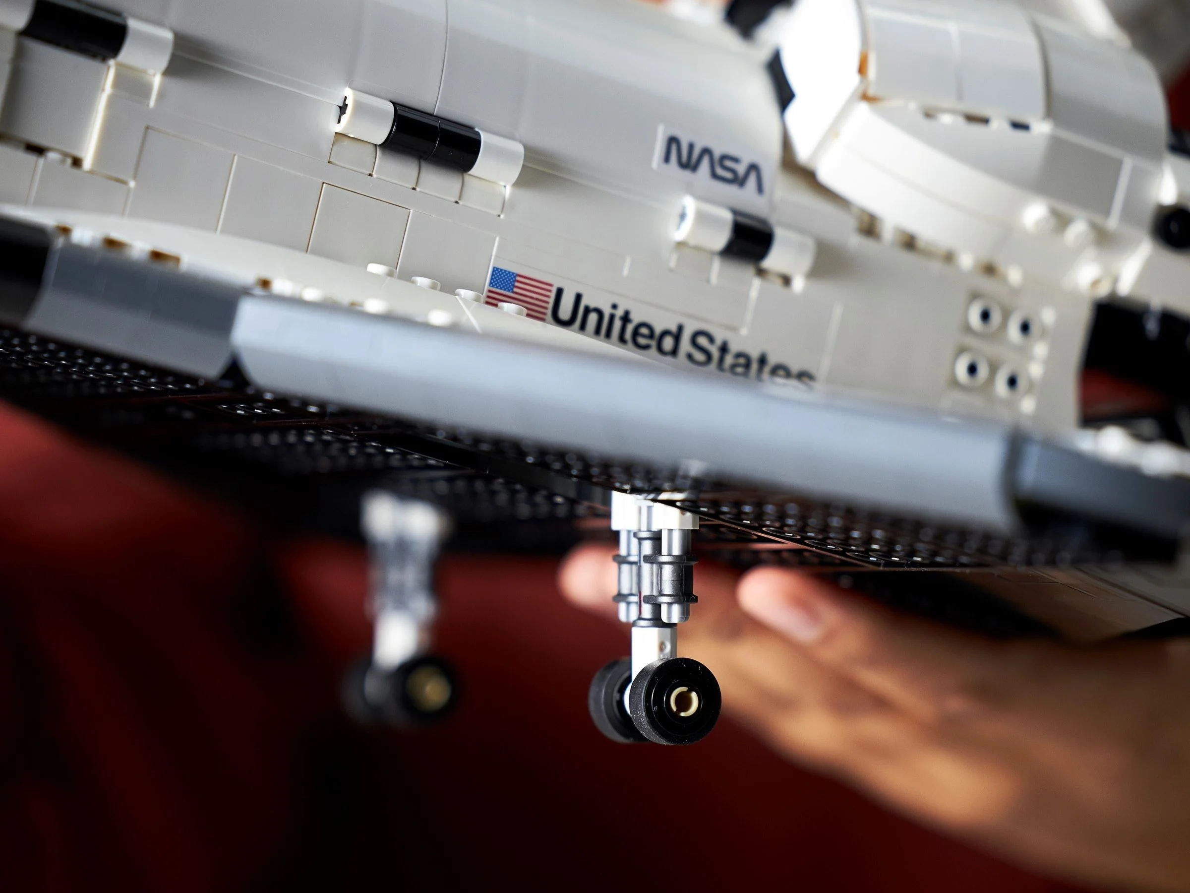 LEGO® 10283 Expert Icons Wahadłowiec Discovery Nasa na święta - zdjęcie 7