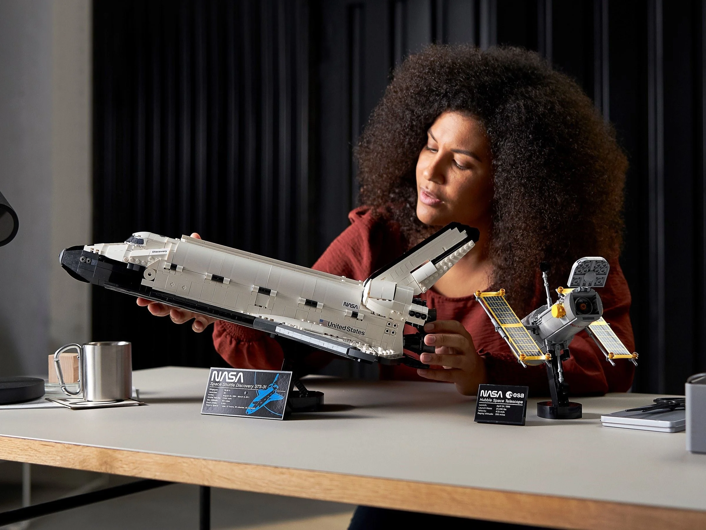 LEGO® 10283 Expert Icons Wahadłowiec Discovery Nasa na święta - zdjęcie 12