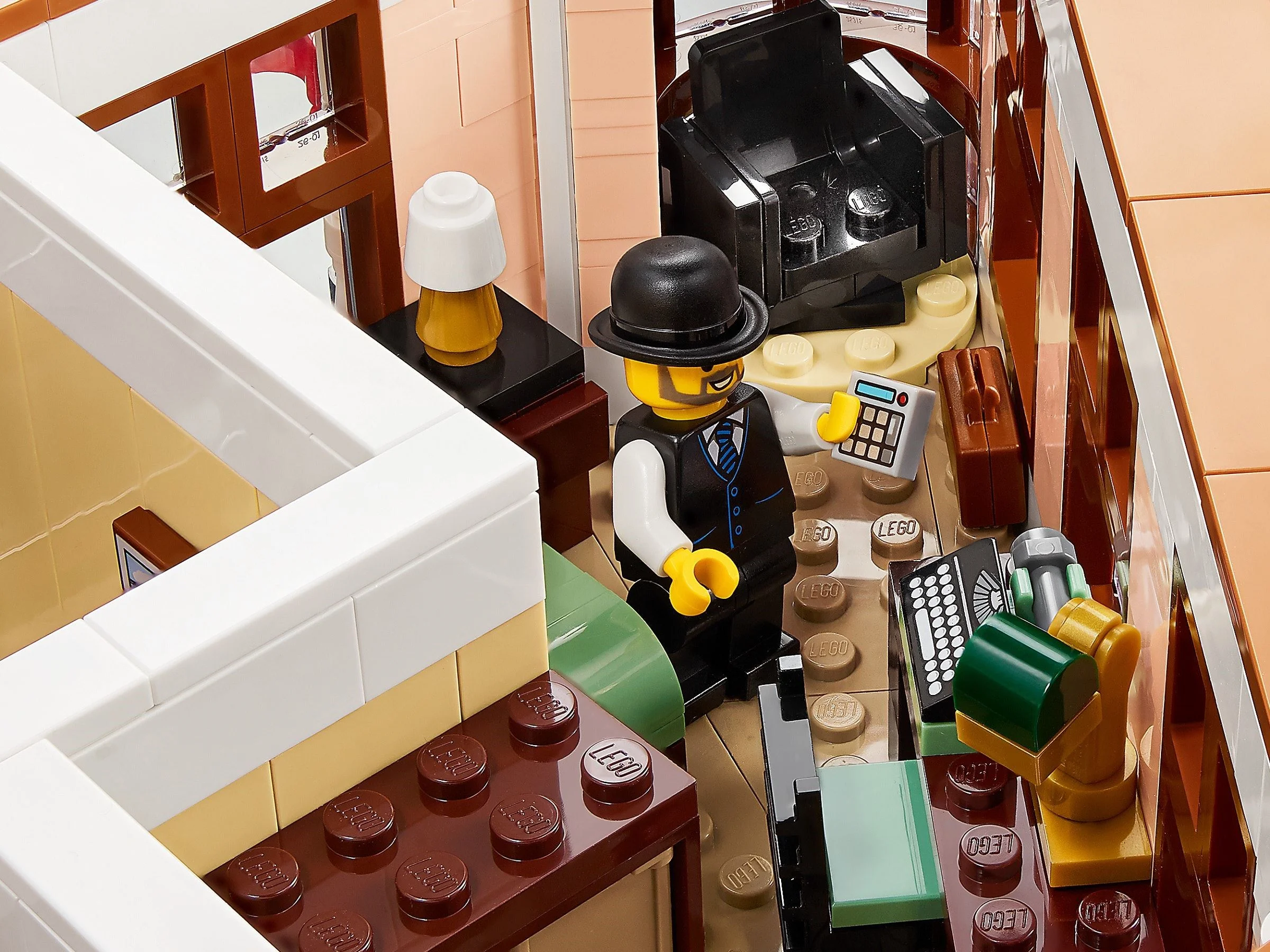 LEGO® 10297 Hotel butikowy - zdjęcie 21