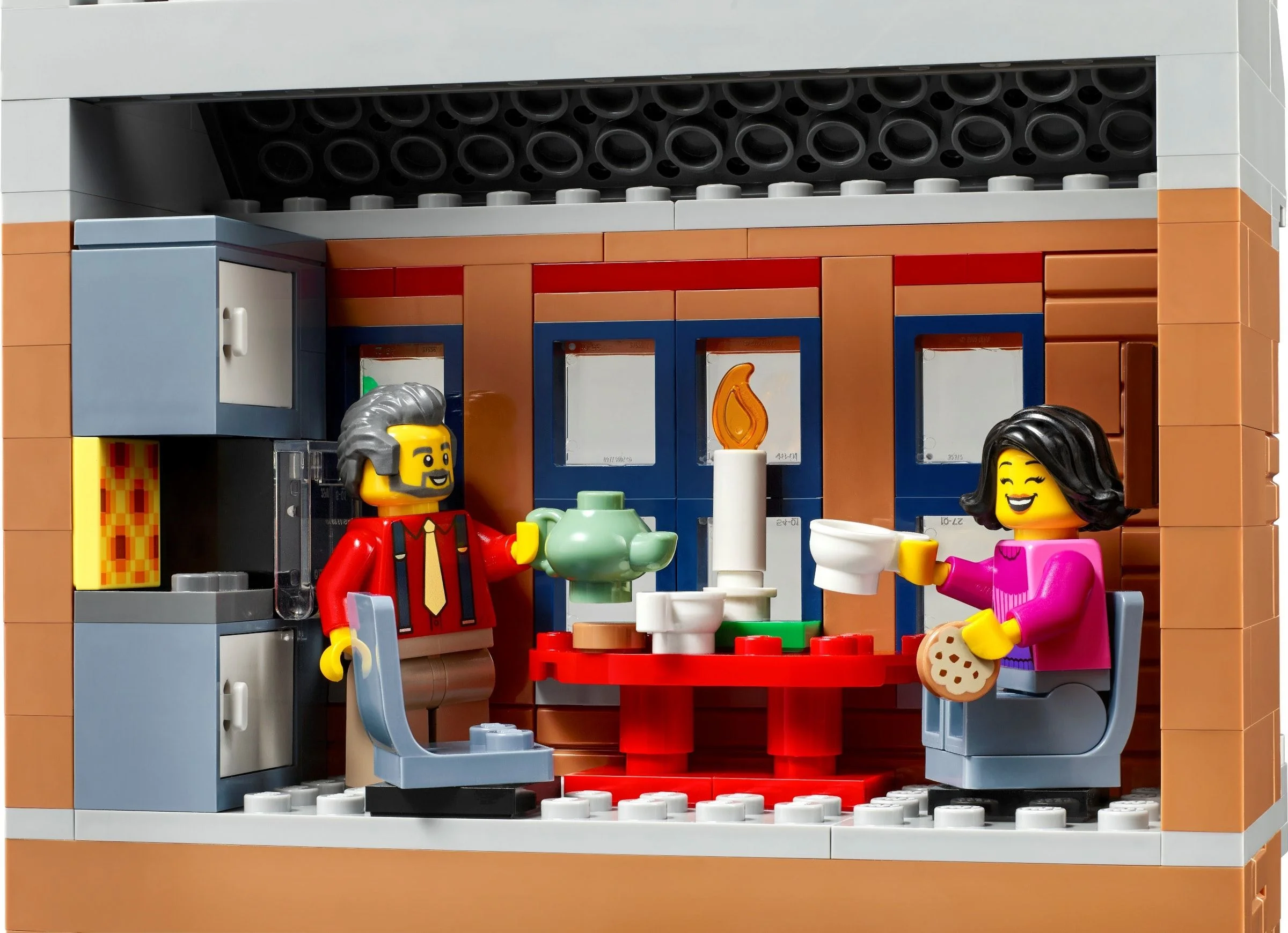 LEGO® 10308 Icons Świąteczna Główna Ulica - zdjęcie 17