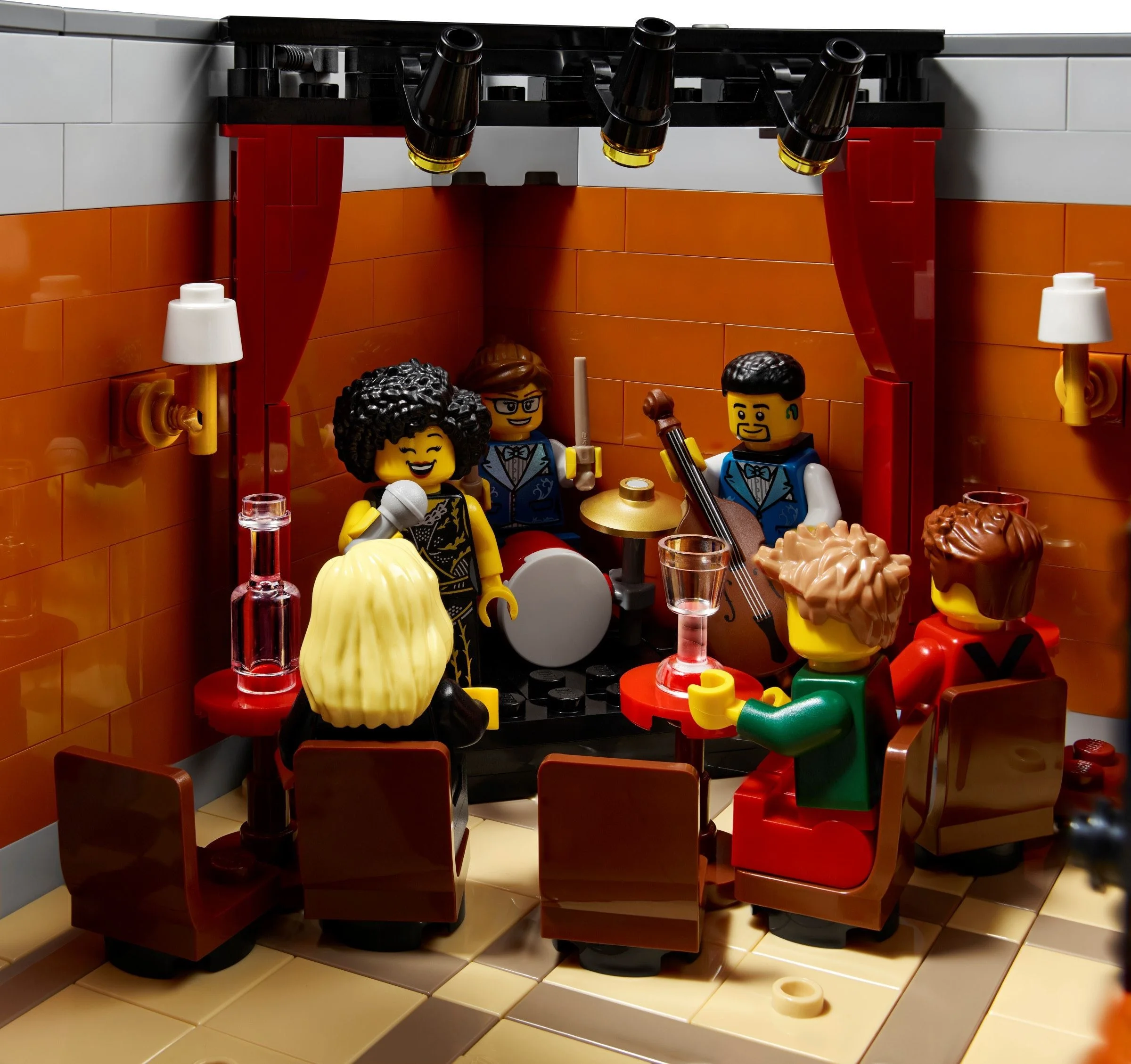 LEGO® 10312 Klub jazzowy - zdjęcie 4