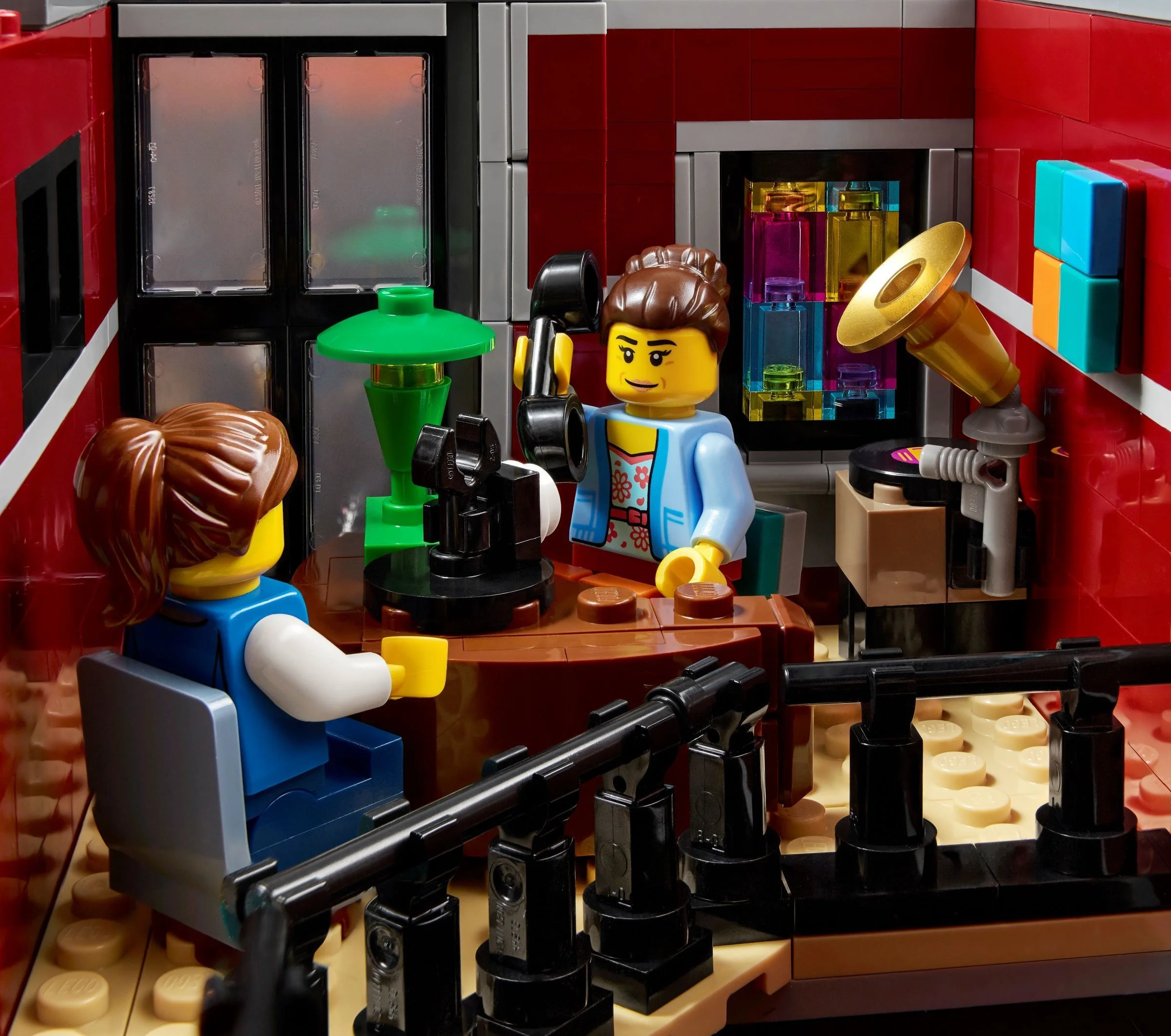 LEGO® 10312 Klub jazzowy - zdjęcie 8