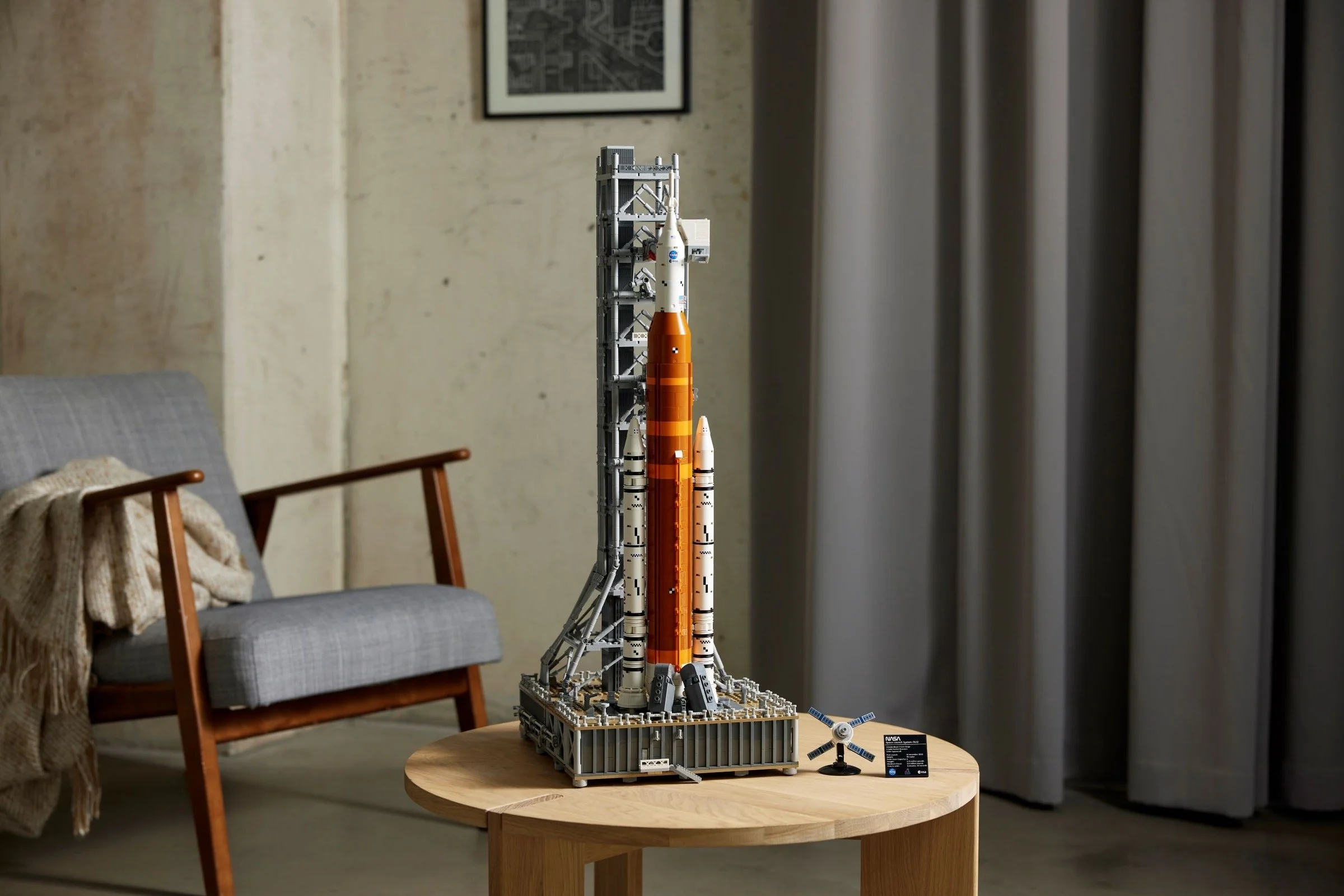 LEGO® 10341 Rakieta SLS NASA Artemis - zdjęcie 9