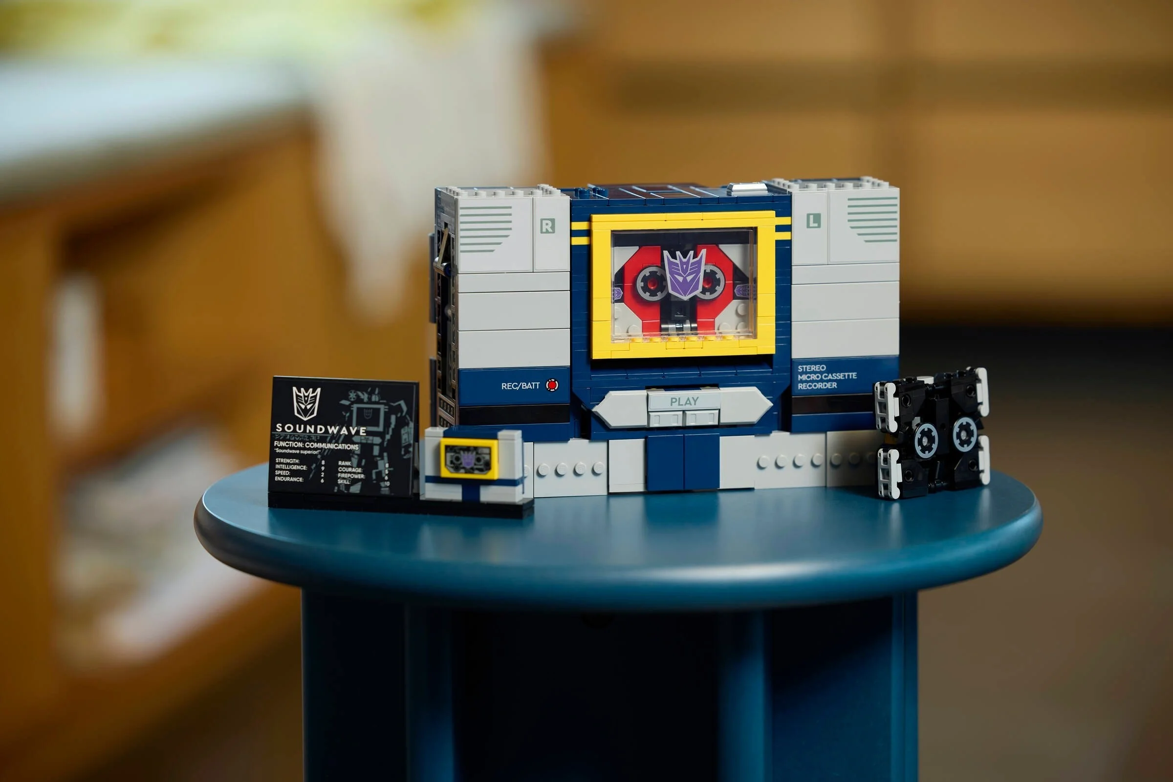 LEGO® 10358 Transformers: Soundwave - zdjęcie 4