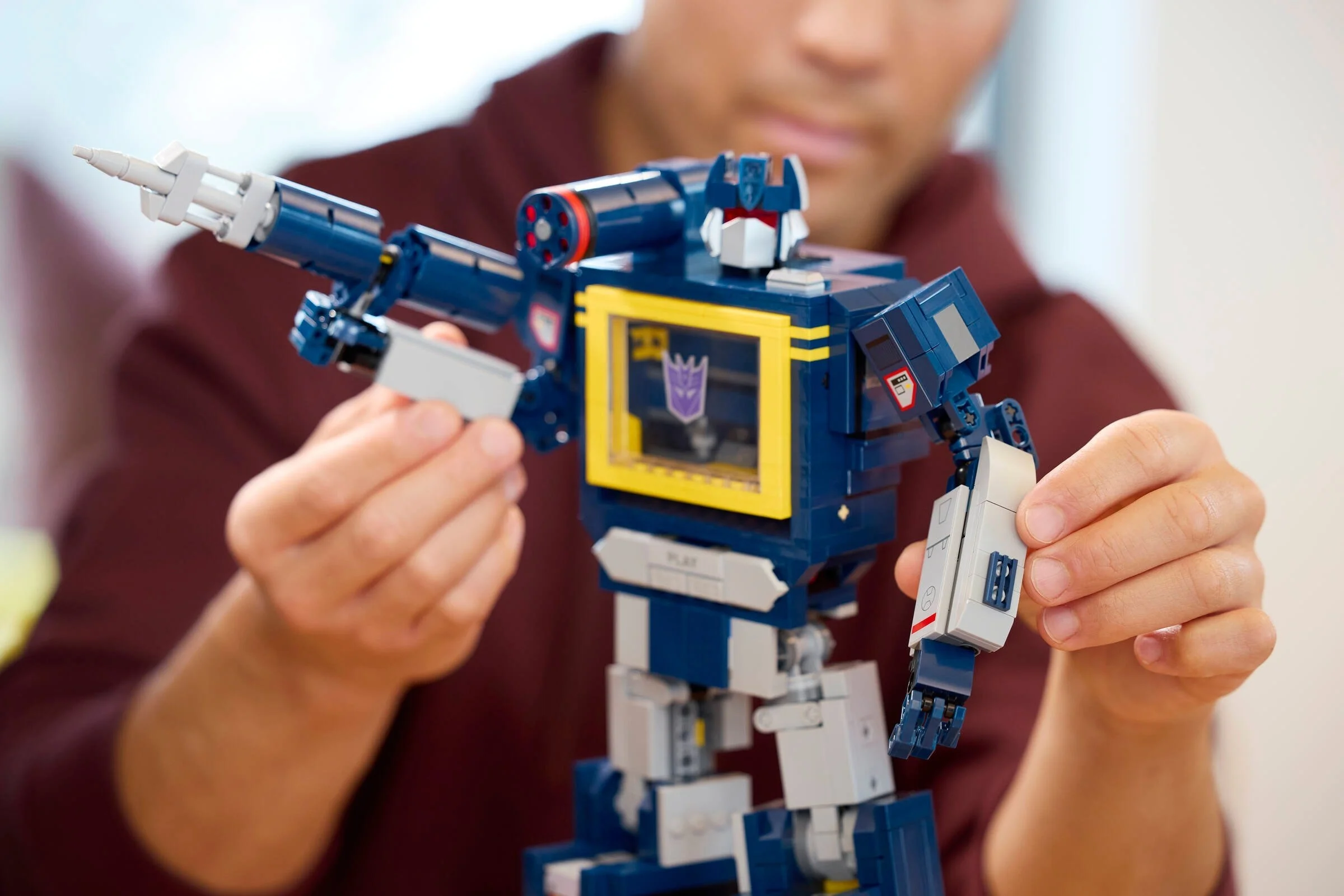 LEGO® 10358 Transformers: Soundwave - zdjęcie 11