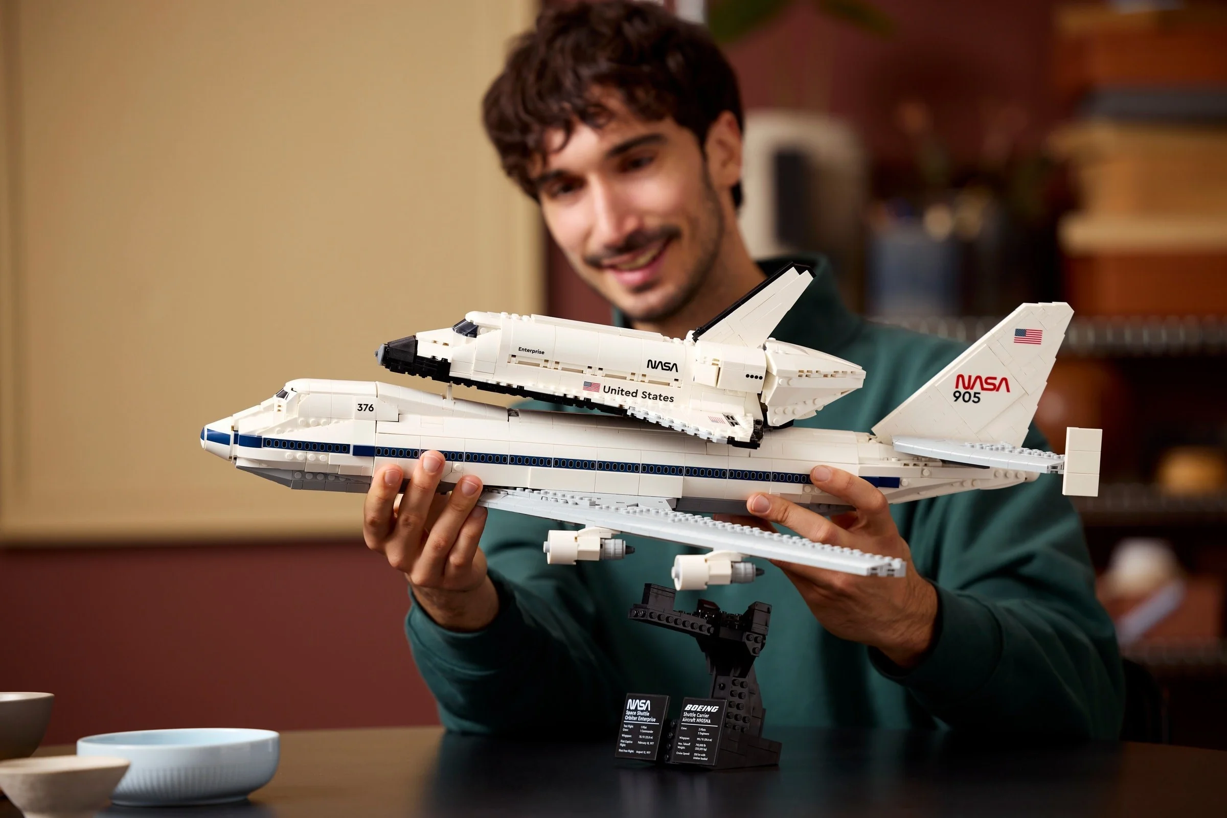 LEGO® 10360 Nosiciel wahadłowców - zdjęcie 25