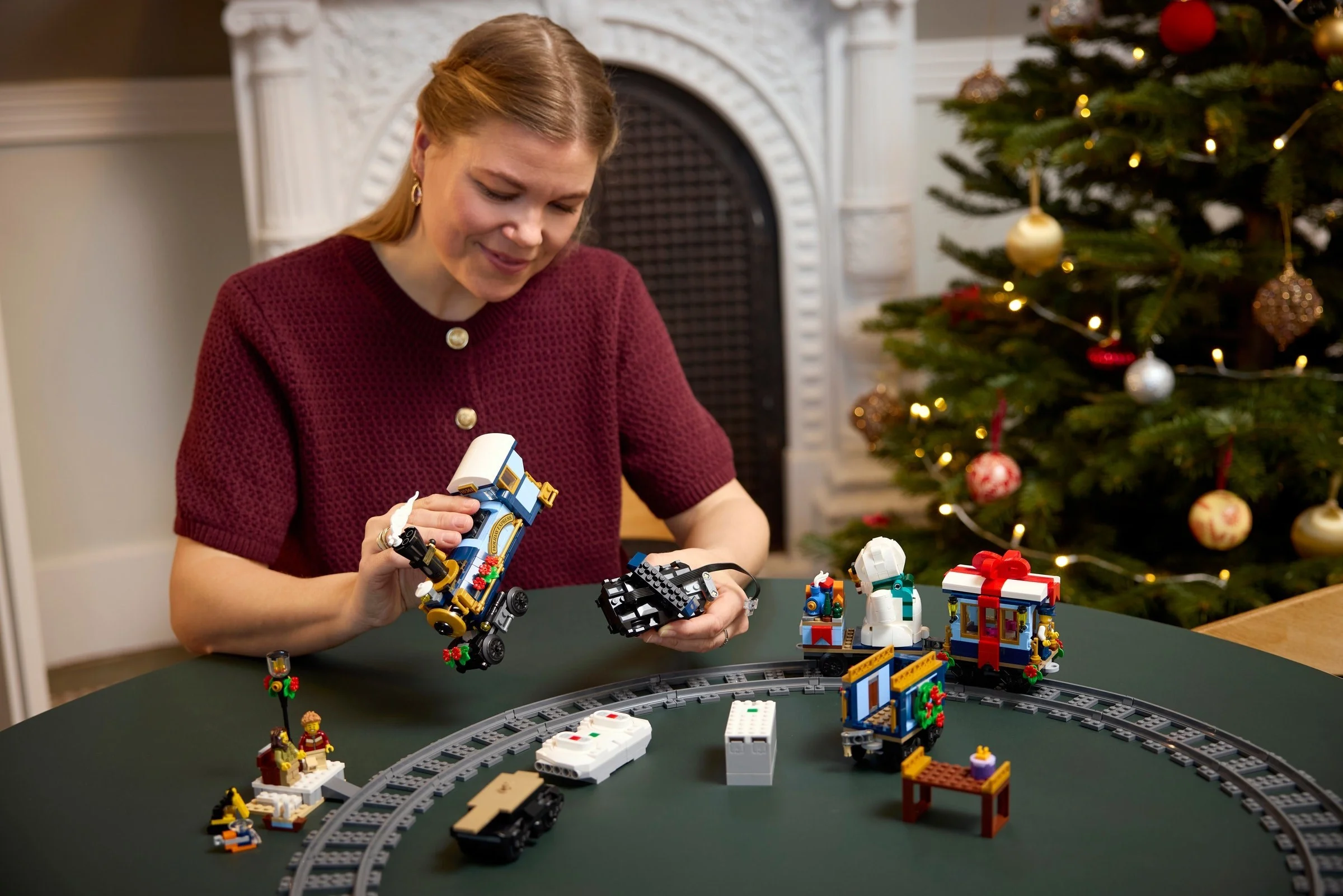 LEGO® 10361 Świąteczny ekspres - zdjęcie 2