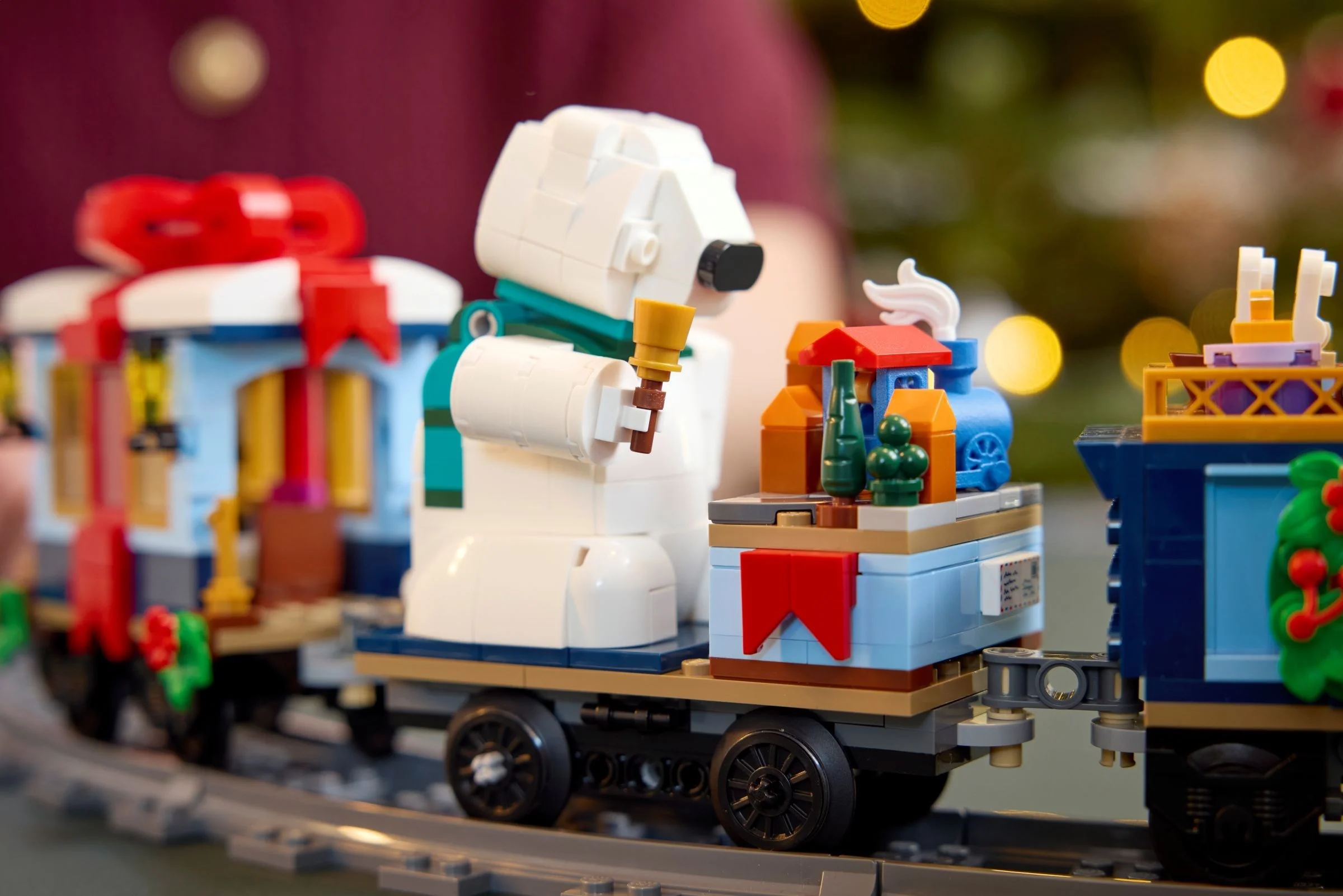 LEGO® 10361 Świąteczny ekspres - zdjęcie 22