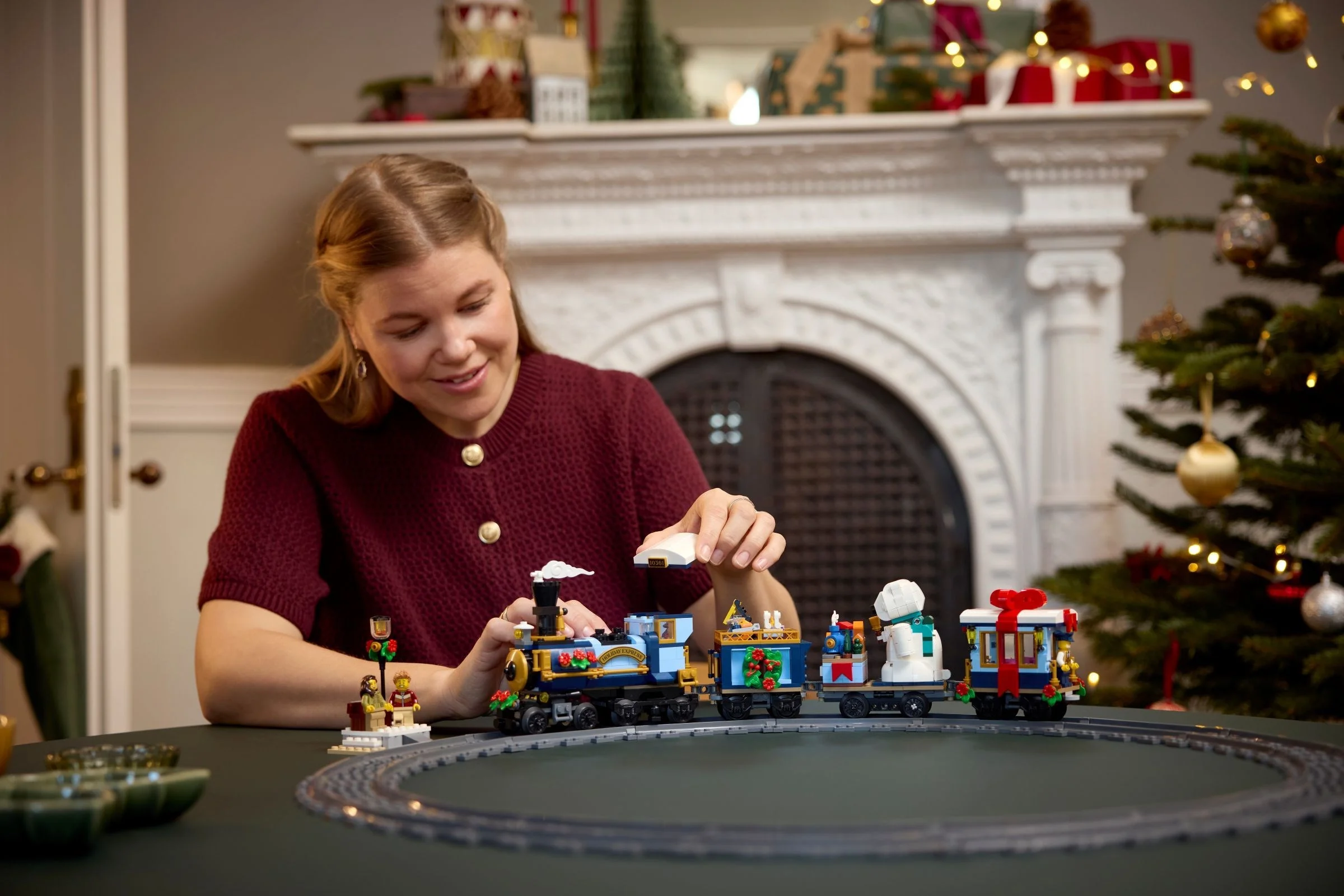 LEGO® 10361 Świąteczny ekspres - zdjęcie 23