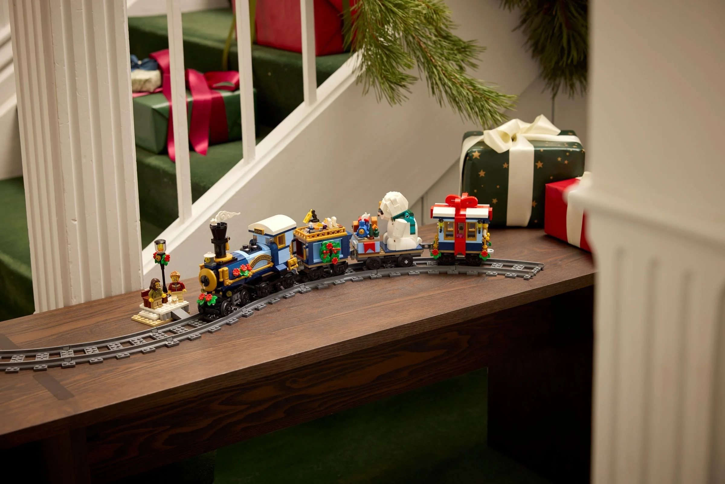 LEGO® 10361 Świąteczny ekspres - zdjęcie 24