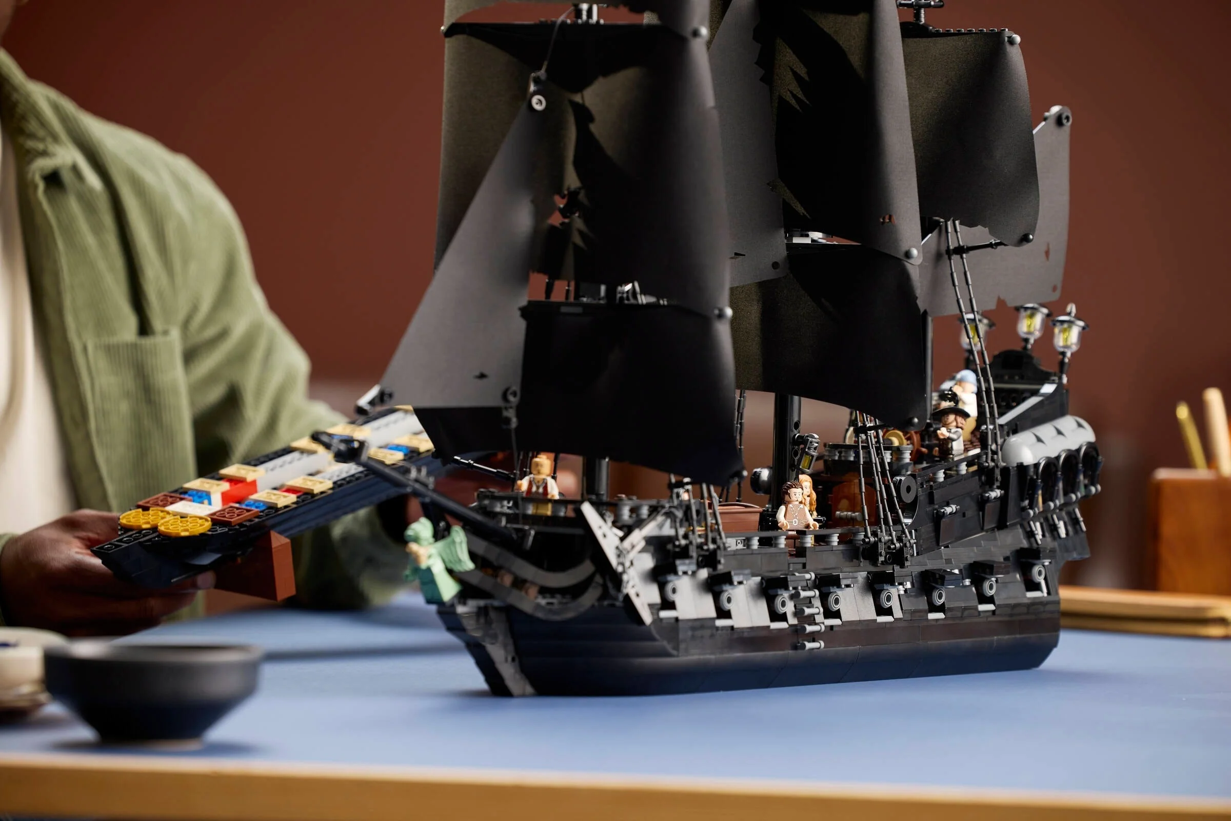 LEGO® 10365 Statek piracki kapitana Jacka Sparrowa - zdjęcie 24