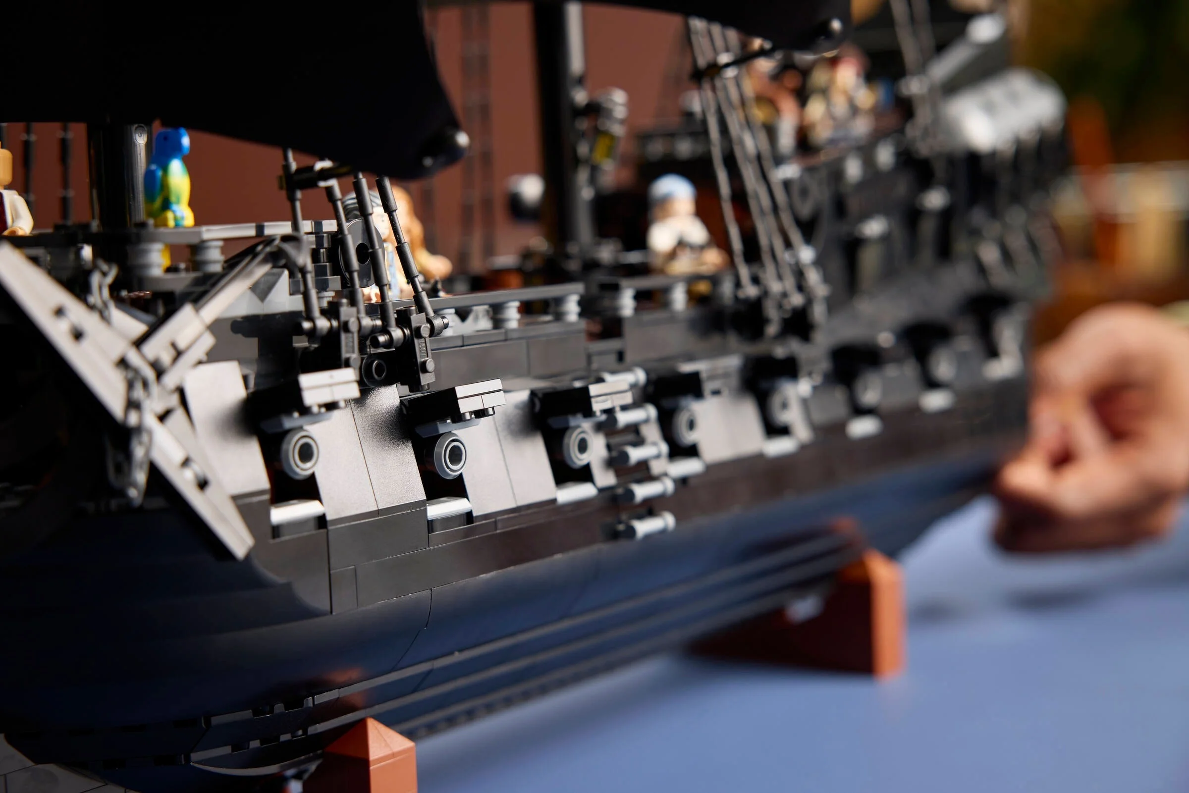 LEGO® 10365 Statek piracki kapitana Jacka Sparrowa - zdjęcie 27