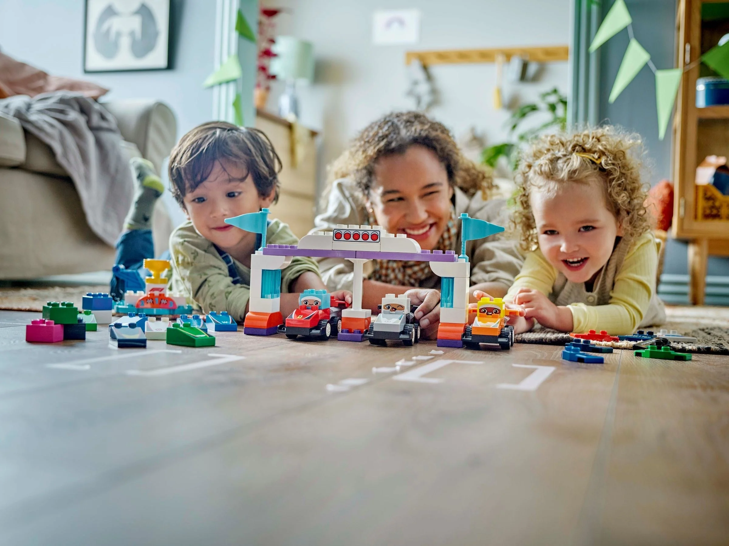 LEGO® 10445 Bolidy i kierowcy F1 - zdjęcie 6
