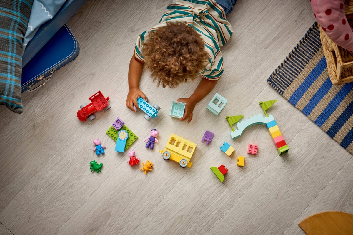 LEGO® 10466 Podróż pociągiem z Dziadkiem Świnką - zdjęcie 7