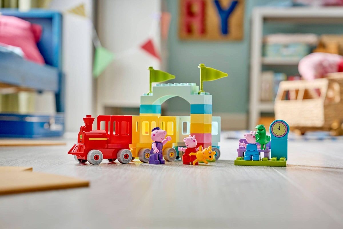 LEGO® 10466 Podróż pociągiem z Dziadkiem Świnką - zdjęcie 11