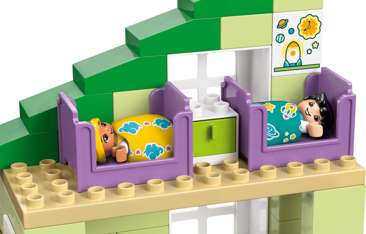 LEGO® 10470 Nowoczesny dom rodzinny 3 w 1 z figurkami - zdjęcie 21