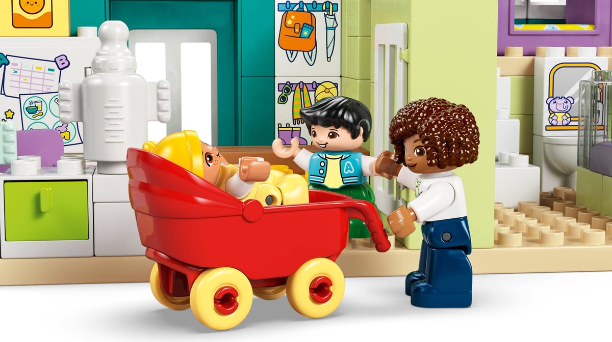 LEGO® 10470 Nowoczesny dom rodzinny 3 w 1 z figurkami - zdjęcie 25
