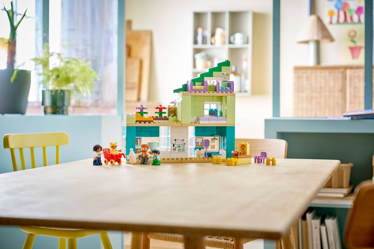LEGO® 10470 Nowoczesny dom rodzinny 3 w 1 z figurkami - zdjęcie 13