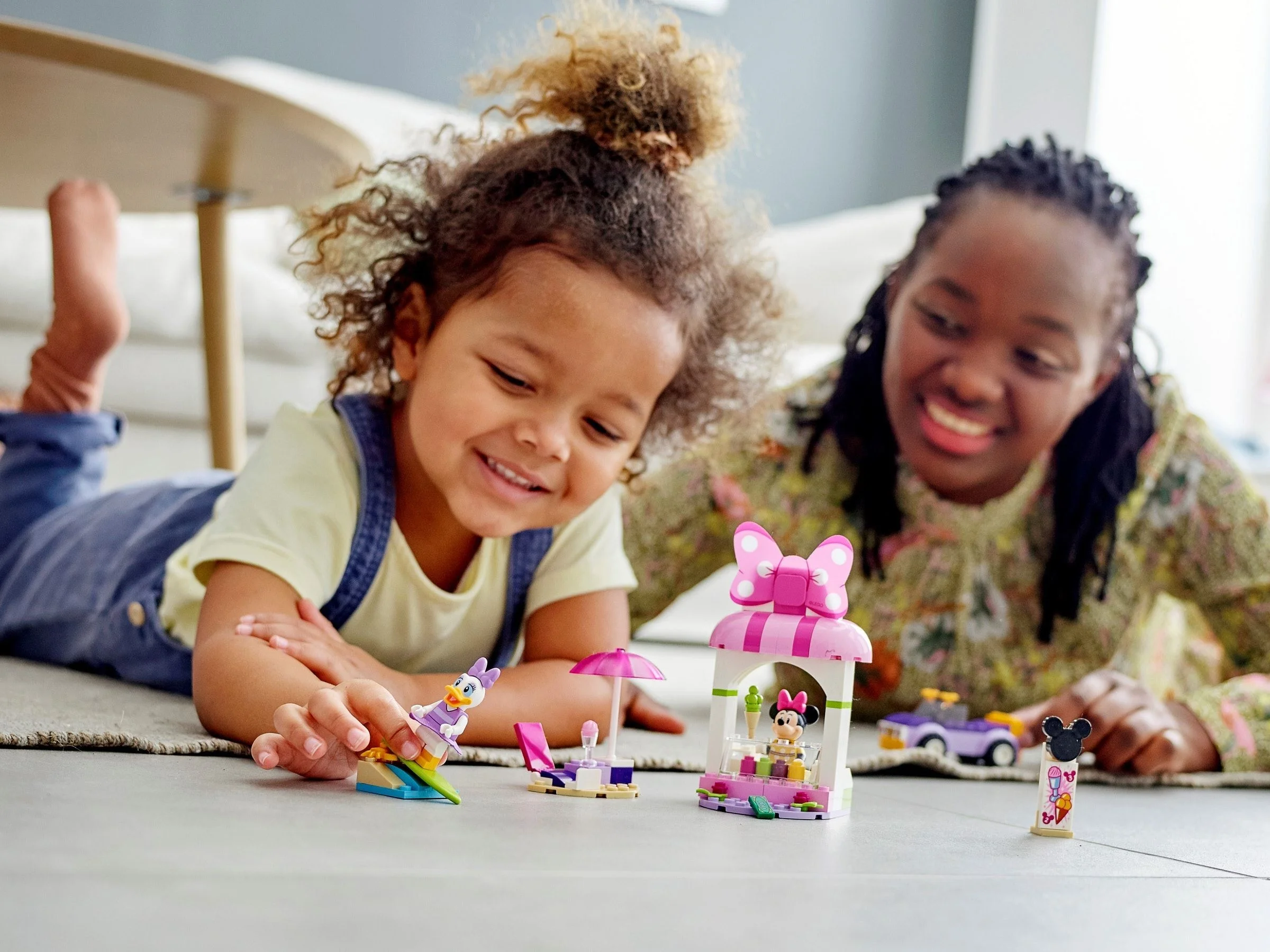 LEGO® 10773 Sklep z lodami Myszki Minnie - zdjęcie 3