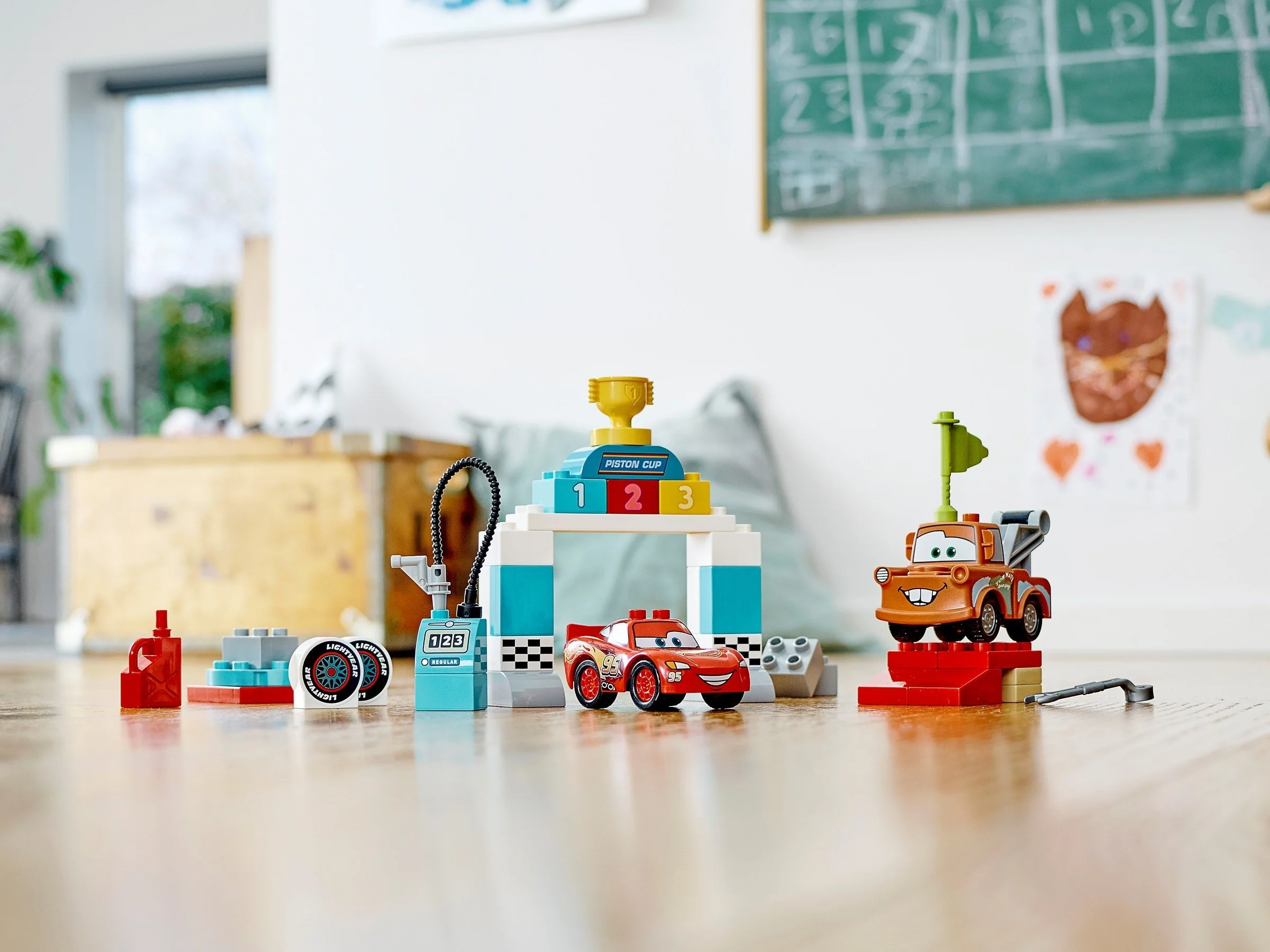LEGO® 10924 Zygzak McQueen na wyścigach - zdjęcie 7