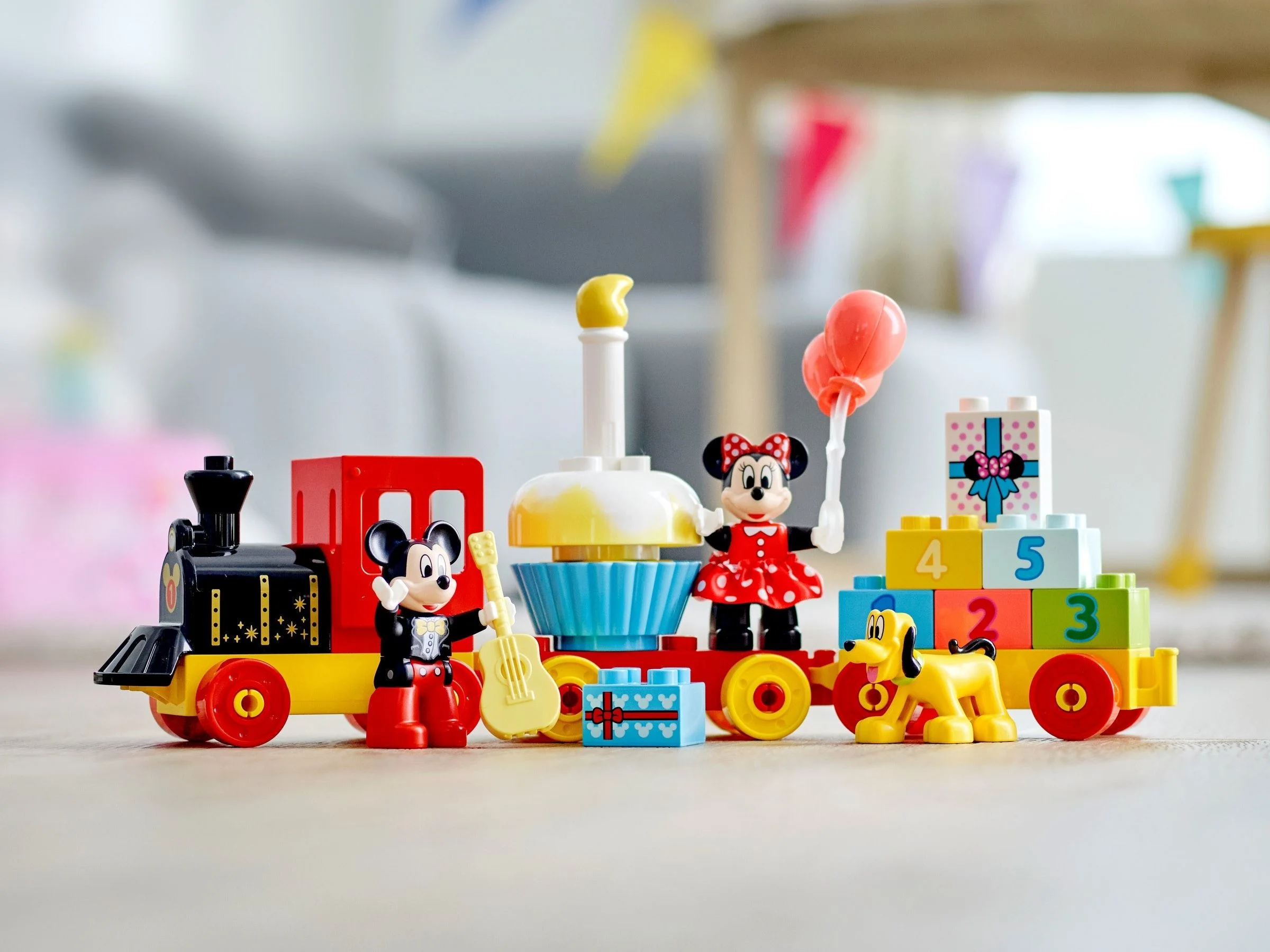 LEGO® 10941 Urodzinowy pociąg myszek Miki i Minnie - zdjęcie 7