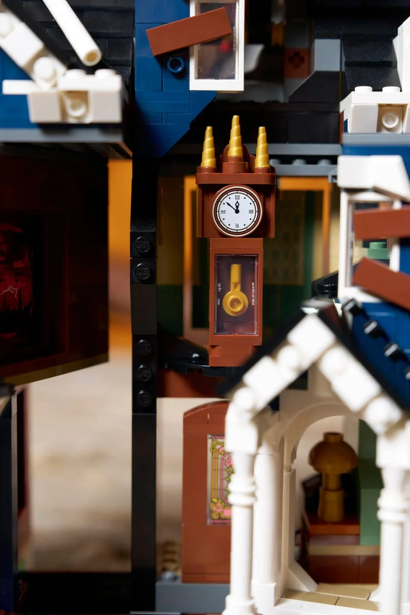 LEGO® 11370 LEGO Icons Stranger Things: Dom Creelów - zdjęcie 23