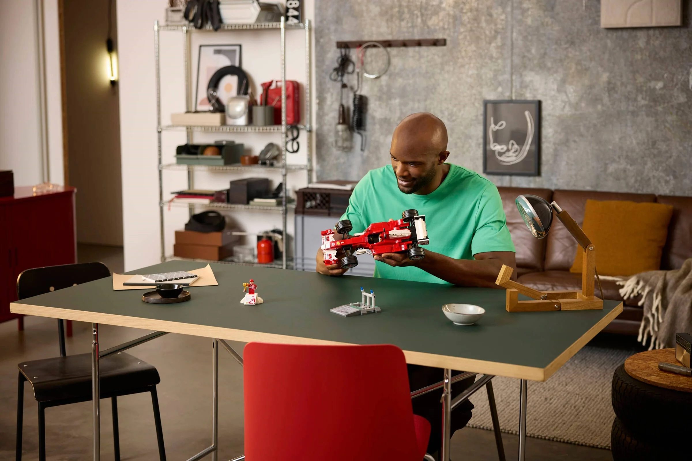 LEGO® 11375 Ferrari F2004 i Michael Schumacher - zdjęcie 9