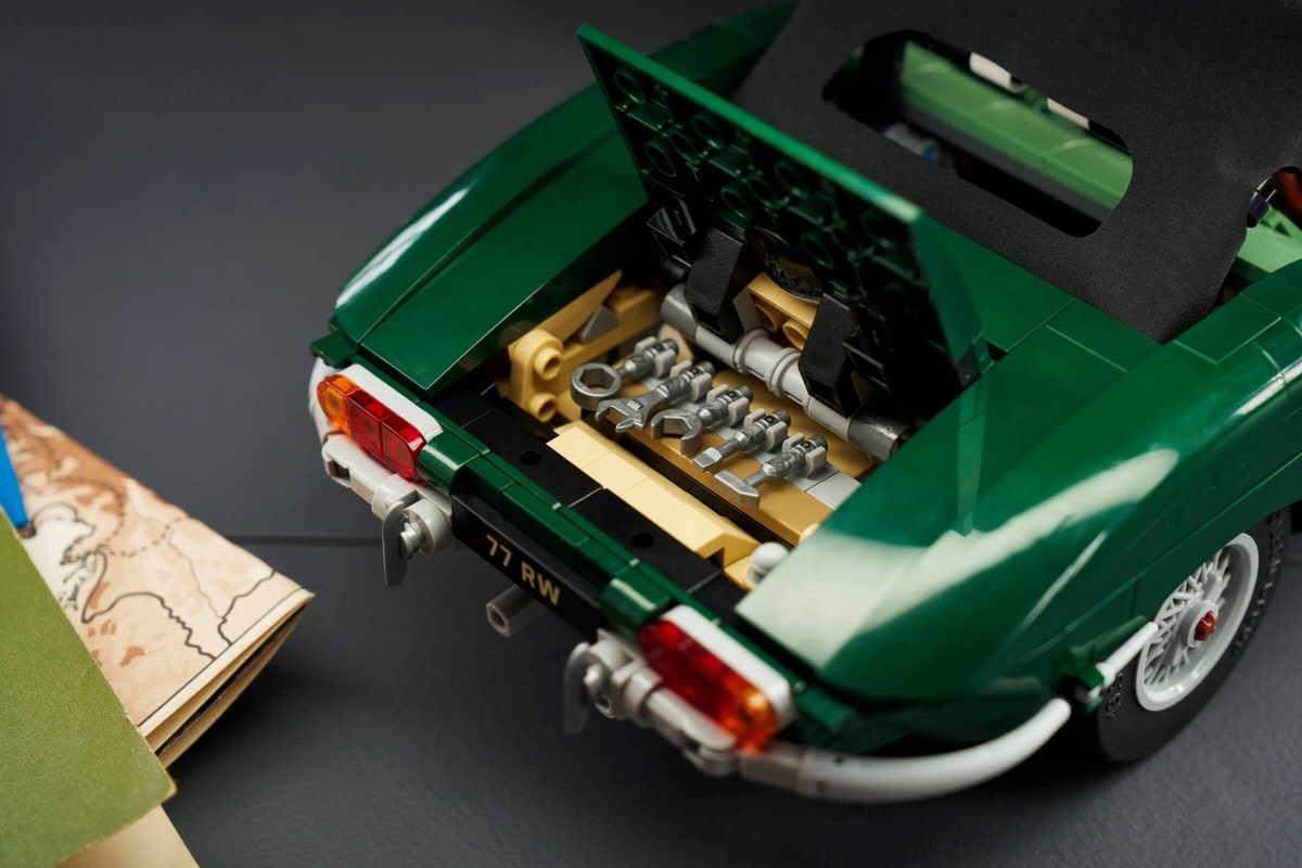 LEGO® 11381 Icons Jaguar E-Type 11381 - zdjęcie 11