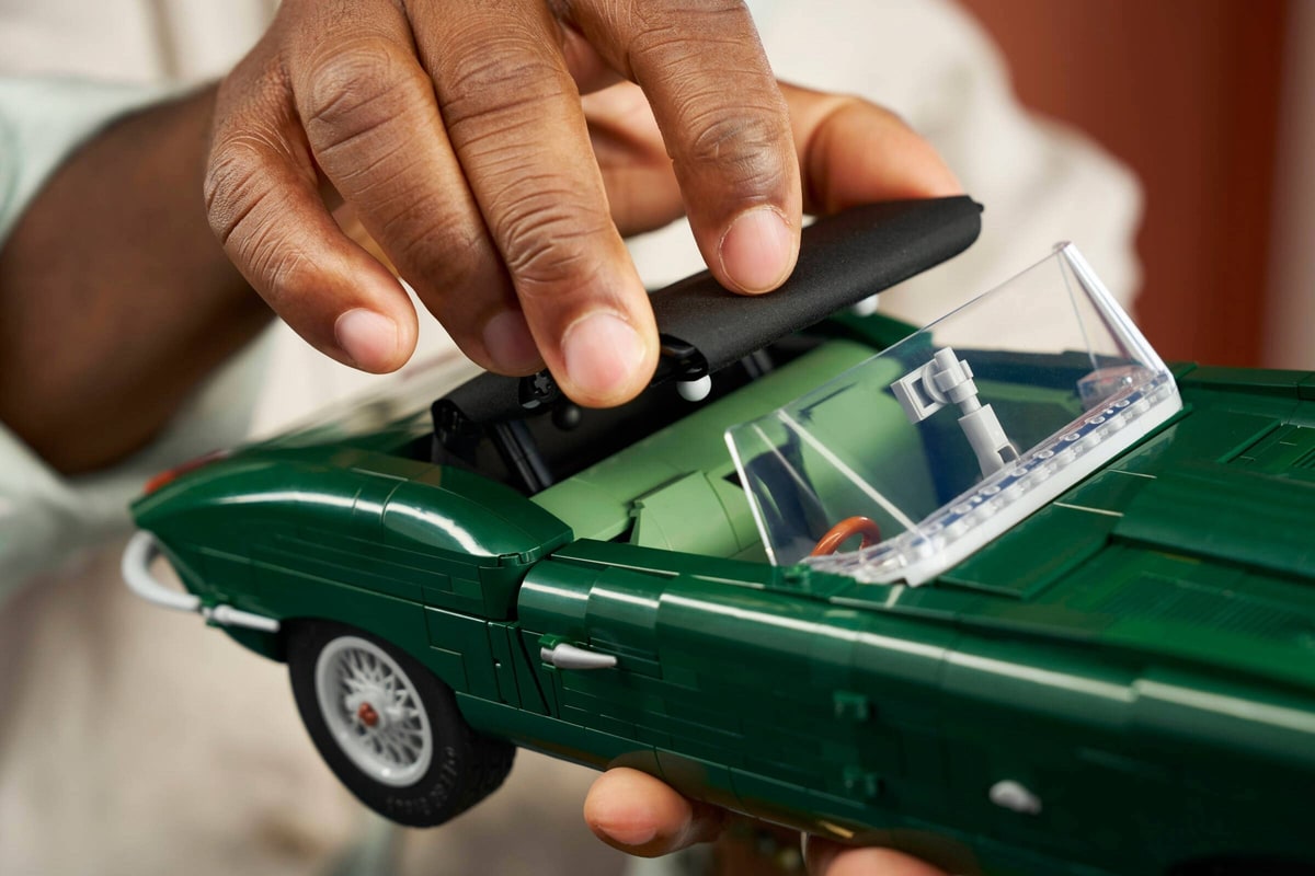 LEGO® 11381 Icons Jaguar E-Type 11381 - zdjęcie 12