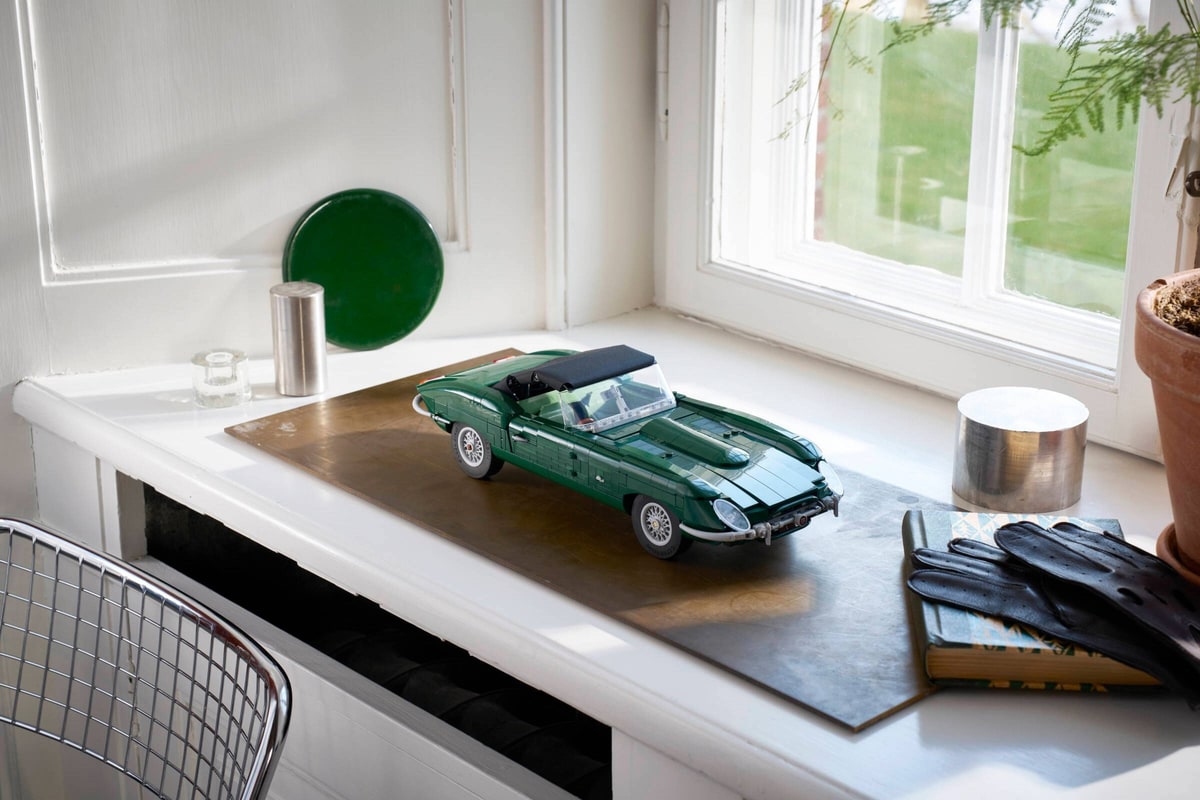 LEGO® 11381 Icons Jaguar E-Type 11381 - zdjęcie 15