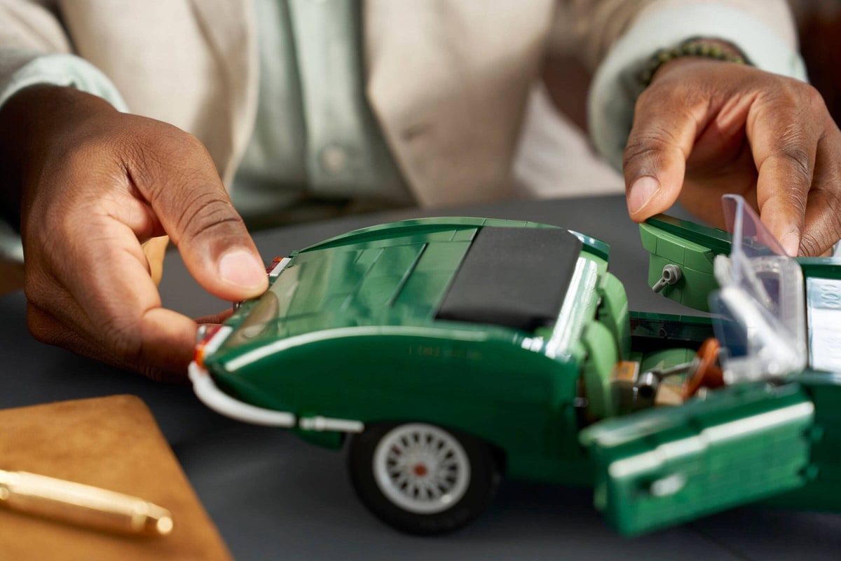 LEGO® 11381 Icons Jaguar E-Type 11381 - zdjęcie 8