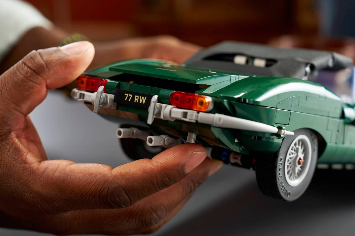 LEGO® 11381 Icons Jaguar E-Type 11381 - zdjęcie 10
