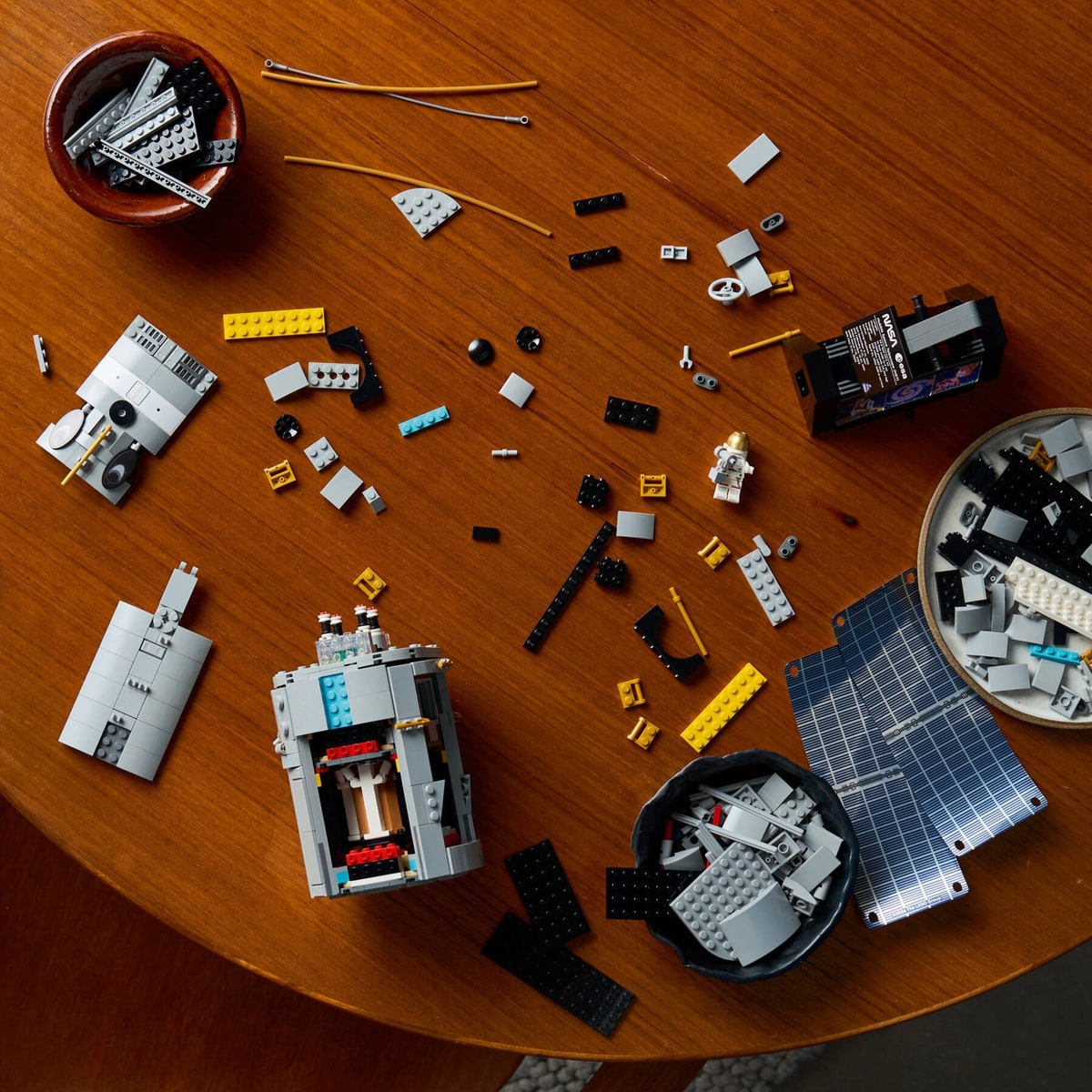 LEGO® 11382 Kosmiczny Teleskop Hubble'a - zdjęcie 14