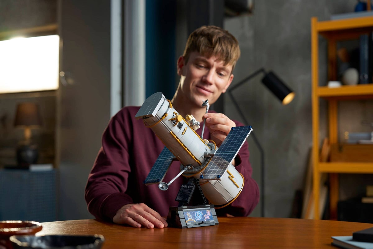 LEGO® 11382 Kosmiczny Teleskop Hubble'a - zdjęcie 15