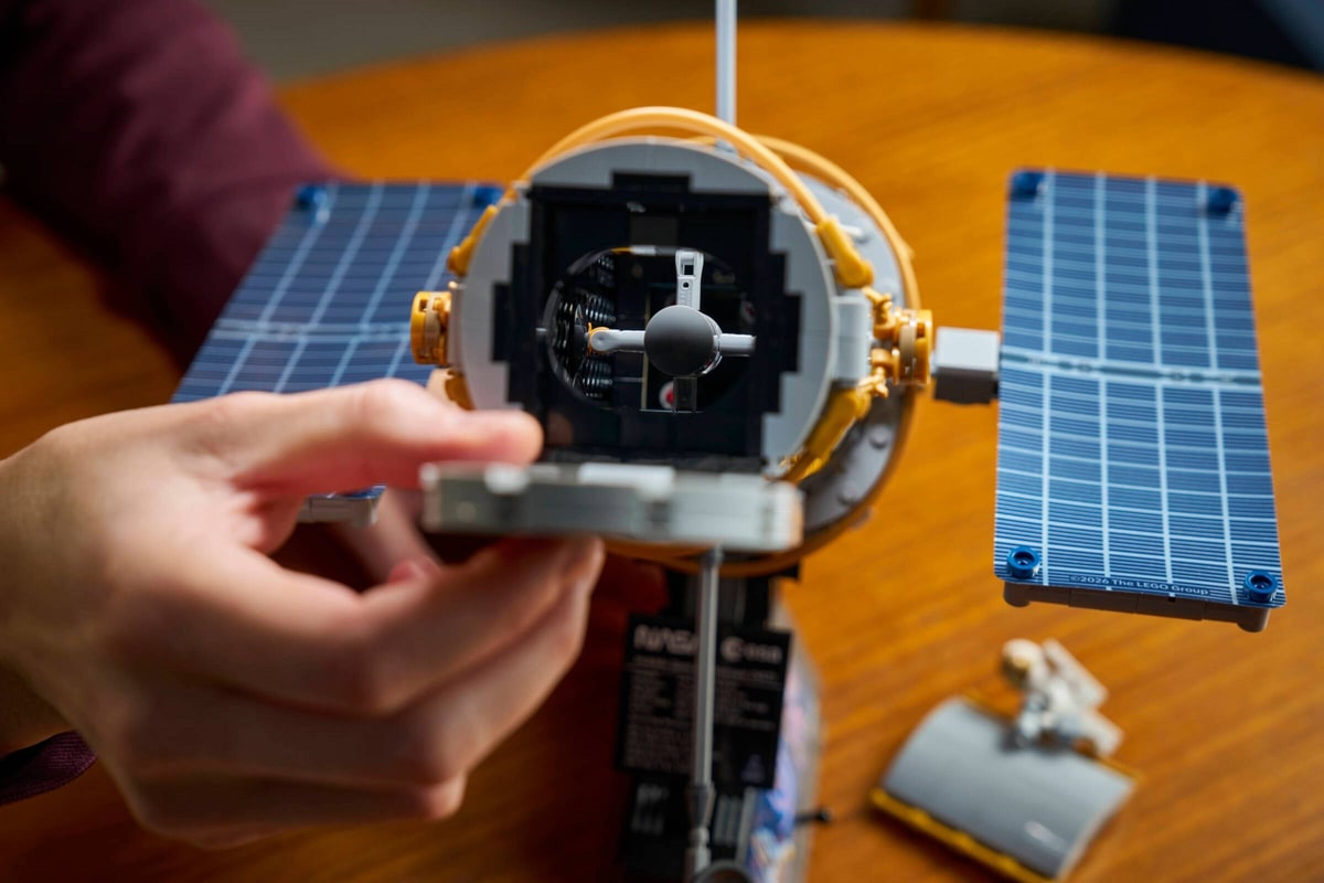 LEGO® 11382 Kosmiczny Teleskop Hubble'a - zdjęcie 8
