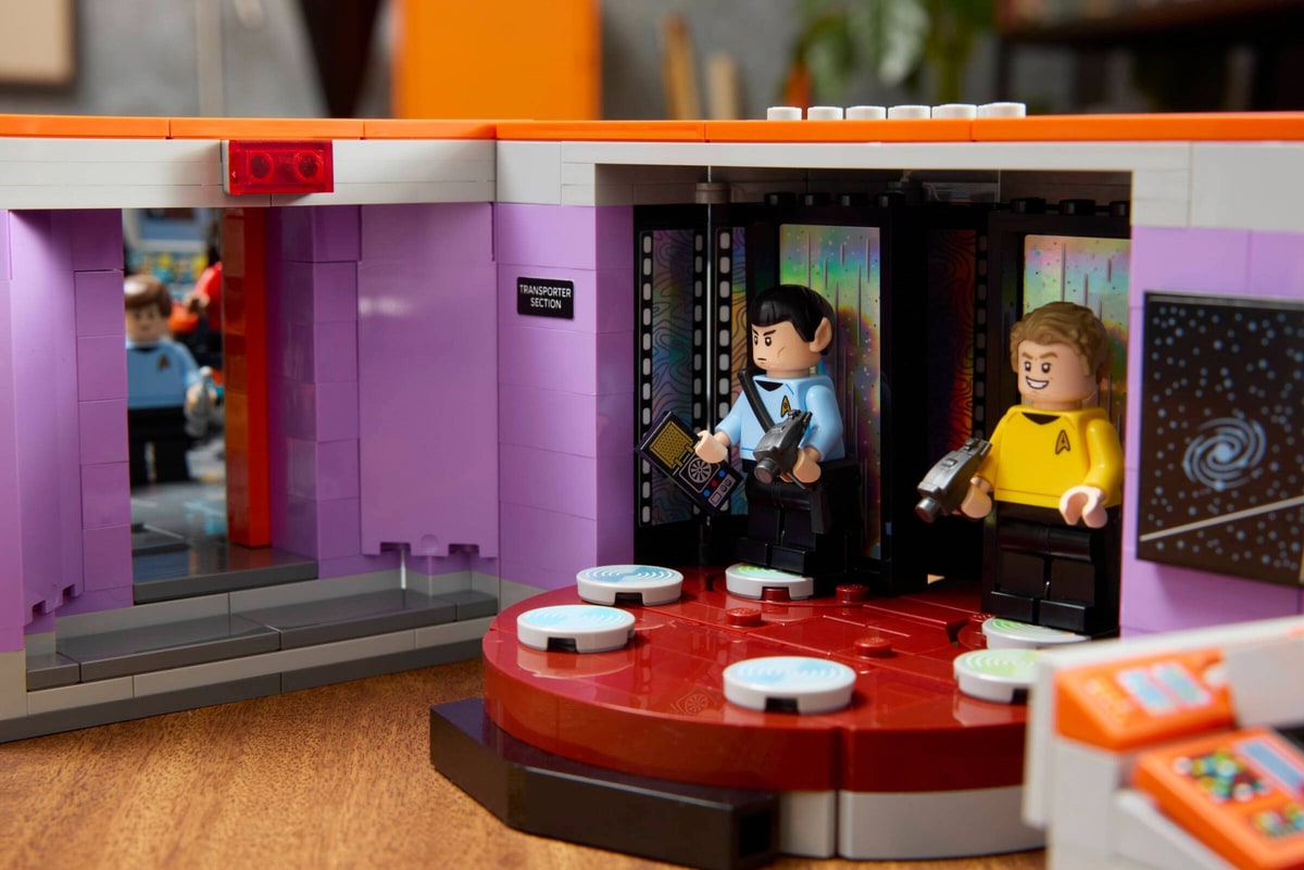 LEGO® 11385 Star Trek: Mostek U. S.S. Enterprise NCC-1701 - zdjęcie 8