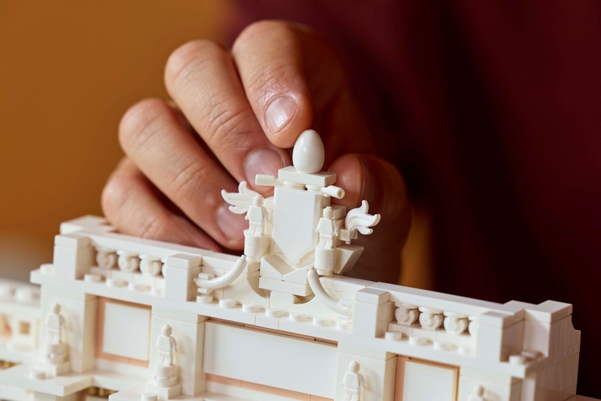 LEGO® 21062 Fontanna di Trevi - zdjęcie 8