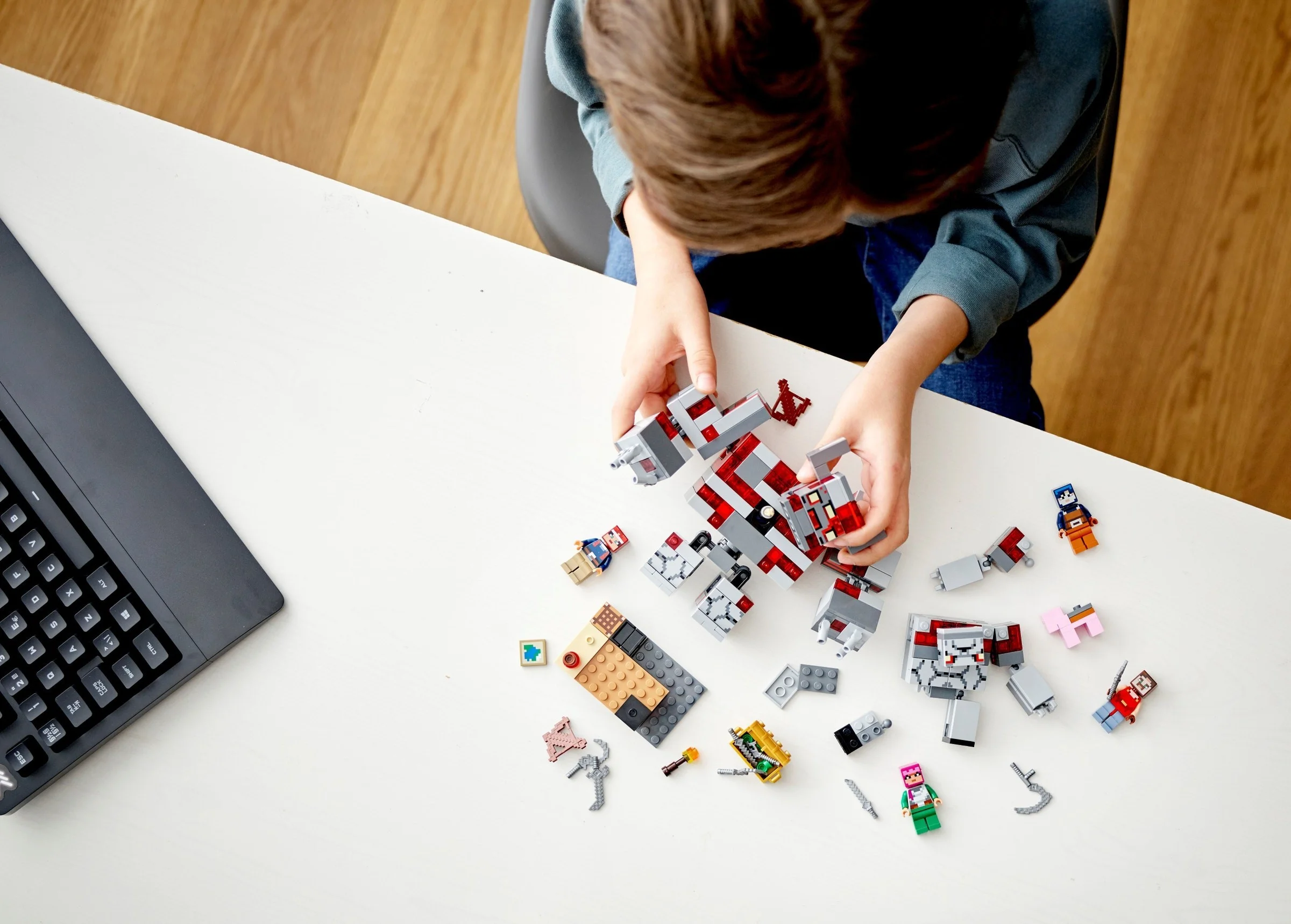 LEGO® 21163 Bitwa o czerwony kamień - zdjęcie 7