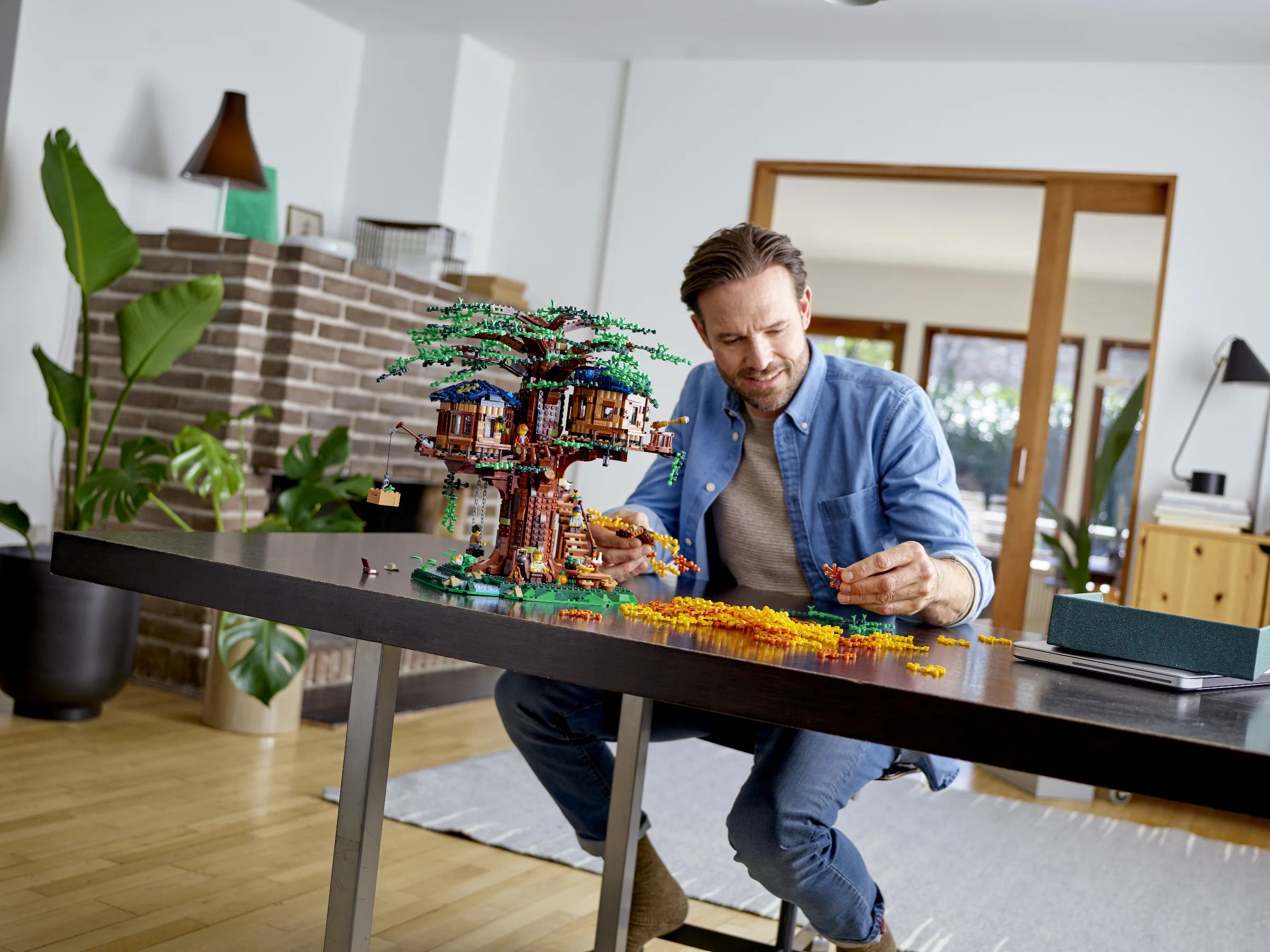 LEGO® 21318 Domek na drzewie - zdjęcie 3