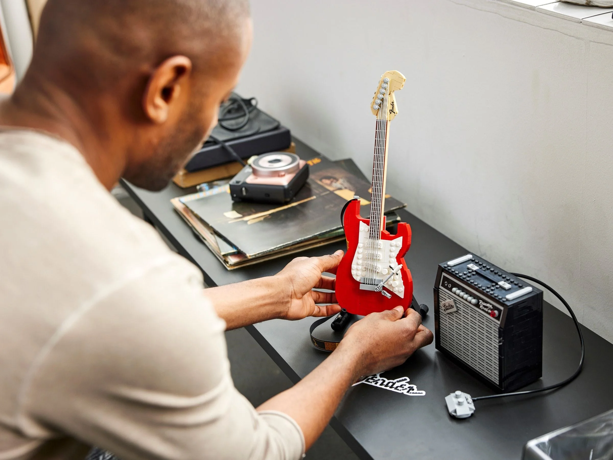 LEGO® 21329 Ideas Fender Stratocaster - zdjęcie 3