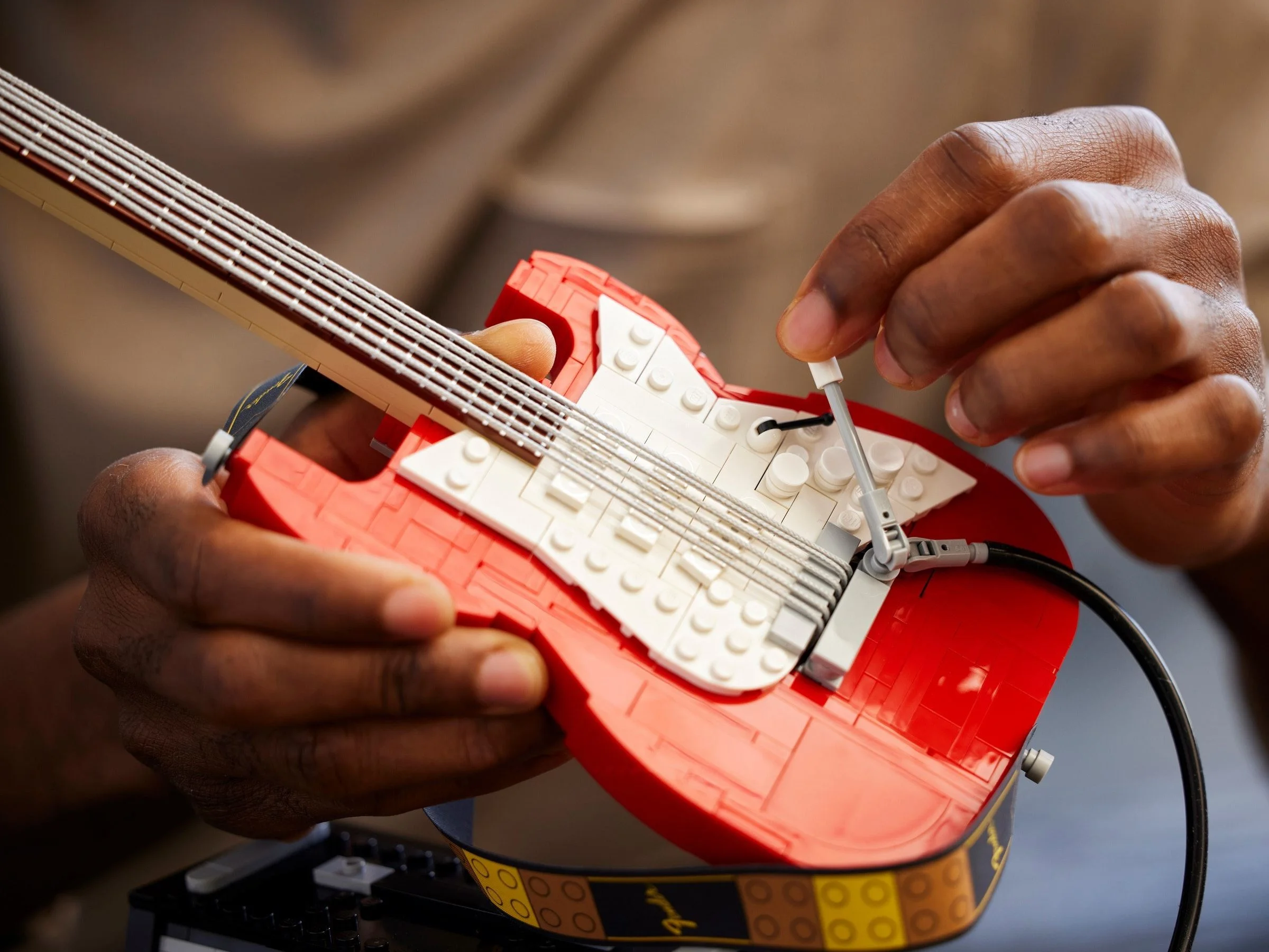 LEGO® 21329 Ideas Fender Stratocaster - zdjęcie 17