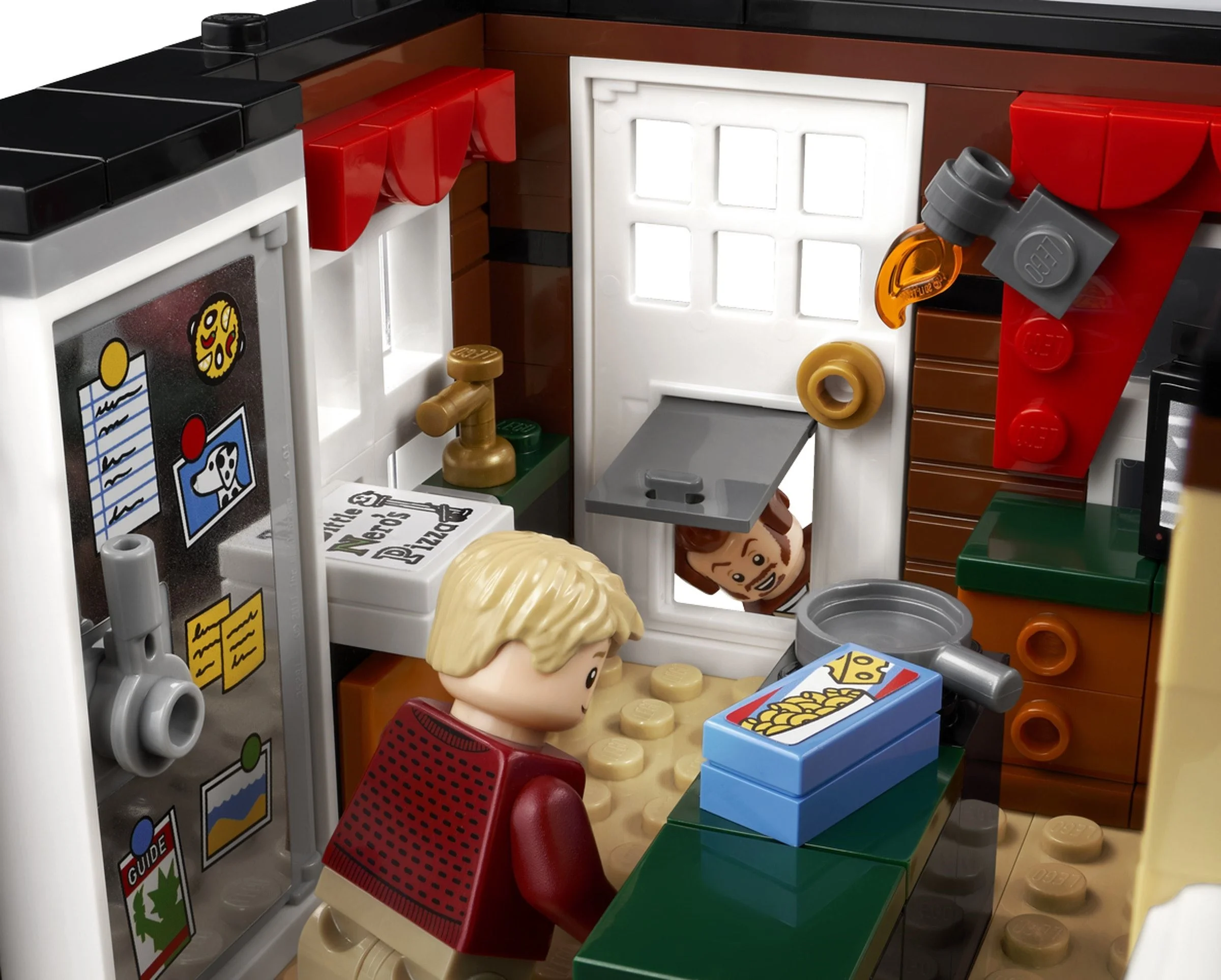 LEGO® 21330 Klocki Lego Ideas Wspaniały Duży Dom z Filmu Kevin Sam w Domu - zdjęcie 13