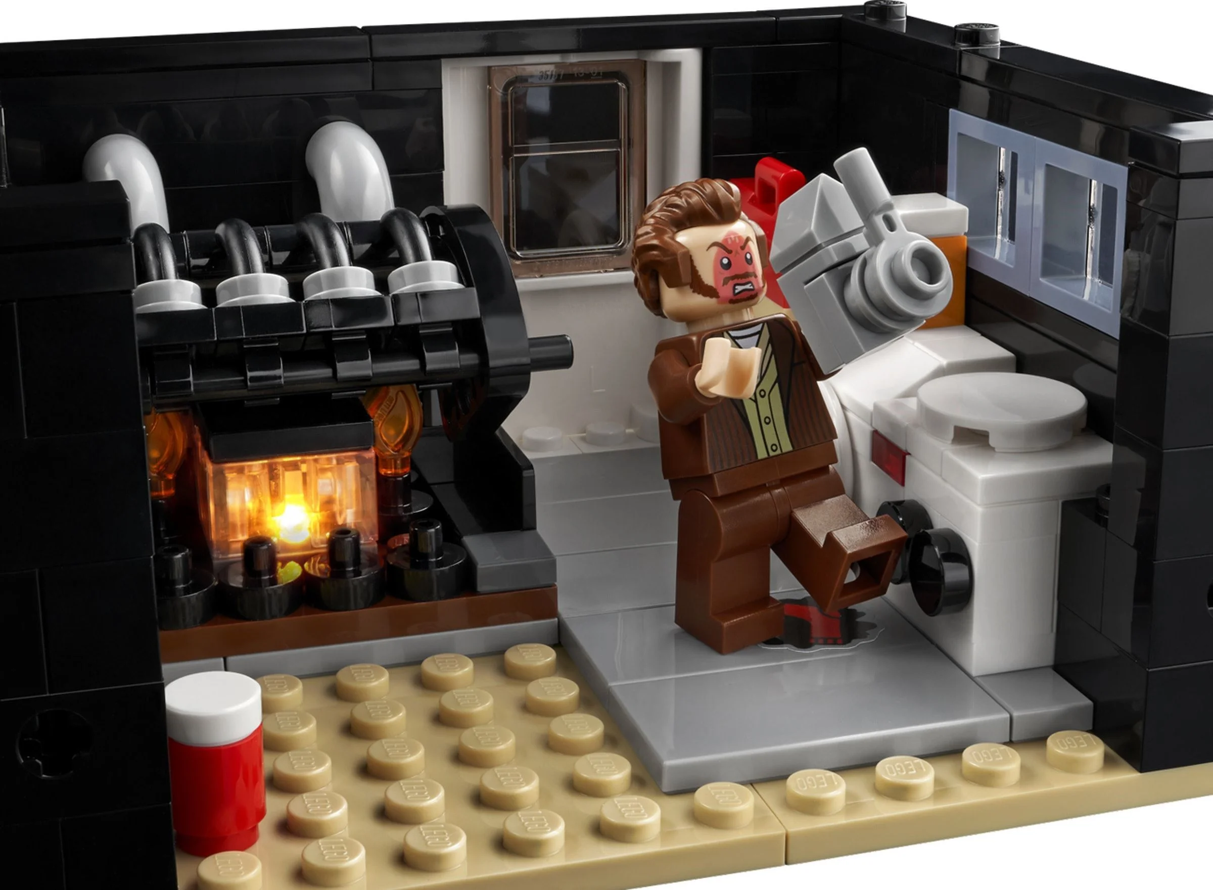 LEGO® 21330 Klocki Lego Ideas Wspaniały Duży Dom z Filmu Kevin Sam w Domu - zdjęcie 15