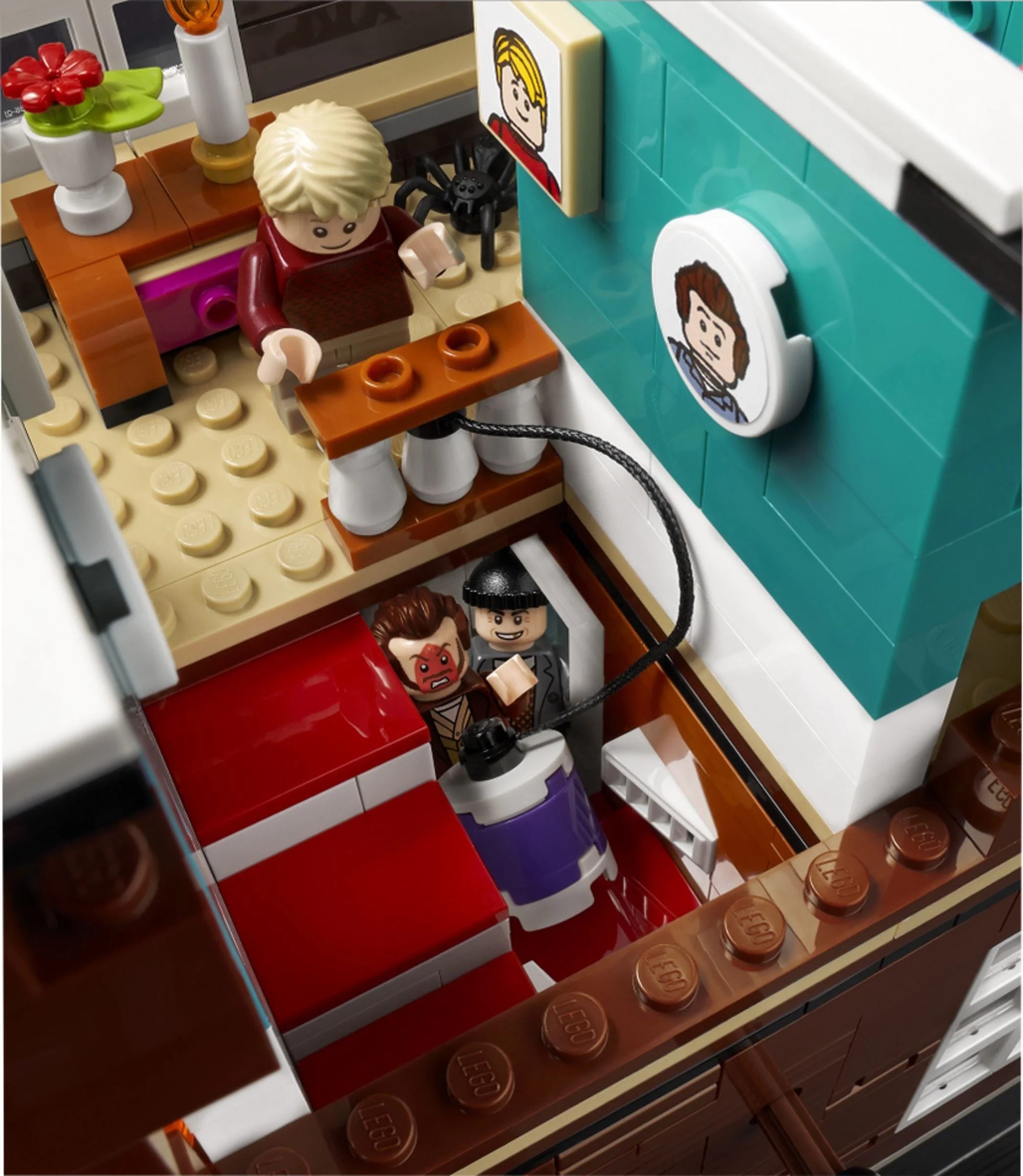 LEGO® 21330 Klocki Lego Ideas Wspaniały Duży Dom z Filmu Kevin Sam w Domu - zdjęcie 16