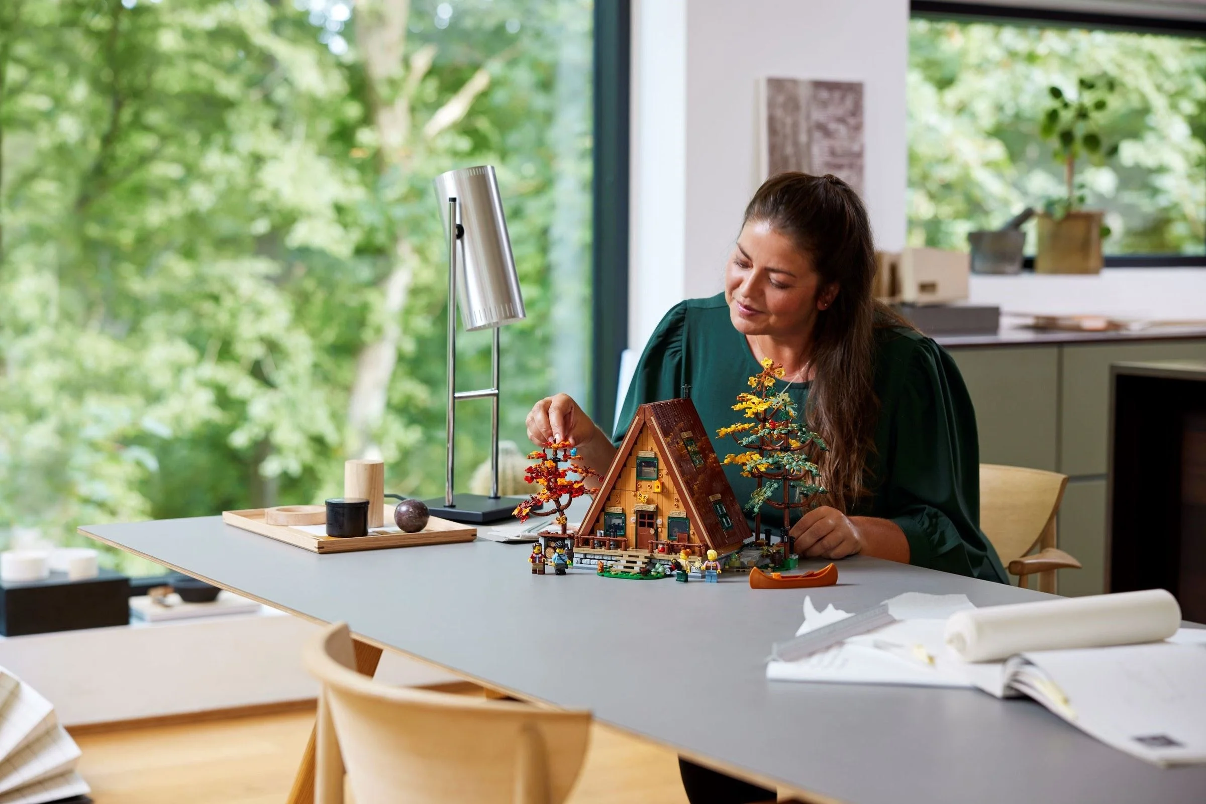 LEGO® 21338 Chatka w kształcie litery A - zdjęcie 11